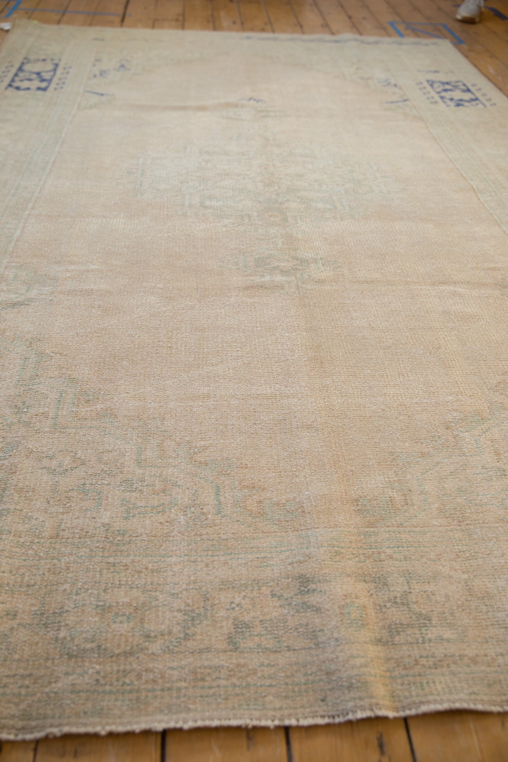 6.5x9.5 Vintage Distressed Oushak Carpet // ONH Item 10065 Image 4