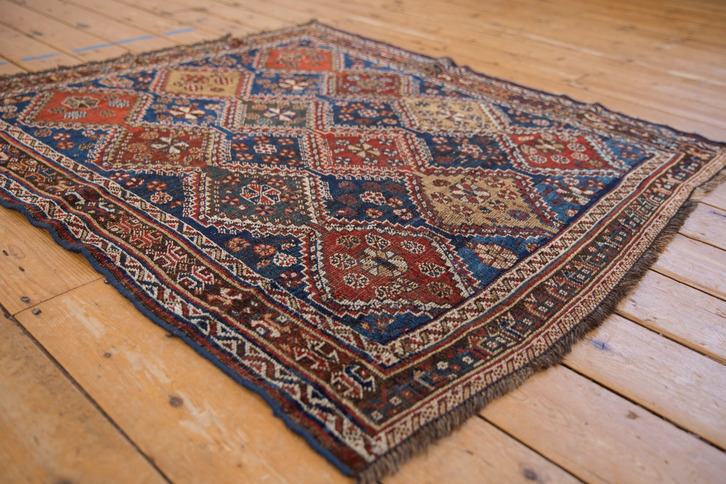 4x4.5 Antique Qashqai Square Rug // ONH Item 10335 Image 3