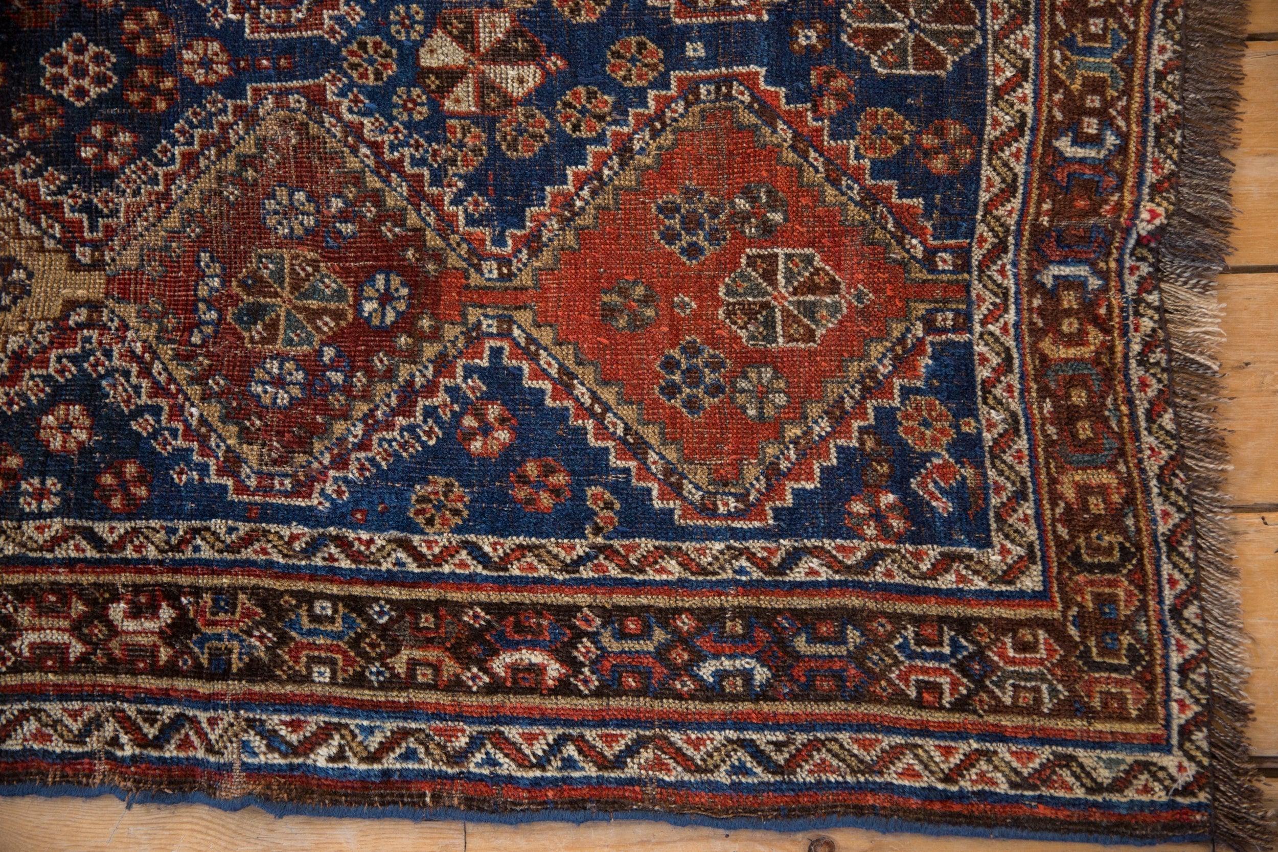 4x4.5 Antique Qashqai Square Rug // ONH Item 10335 Image 5