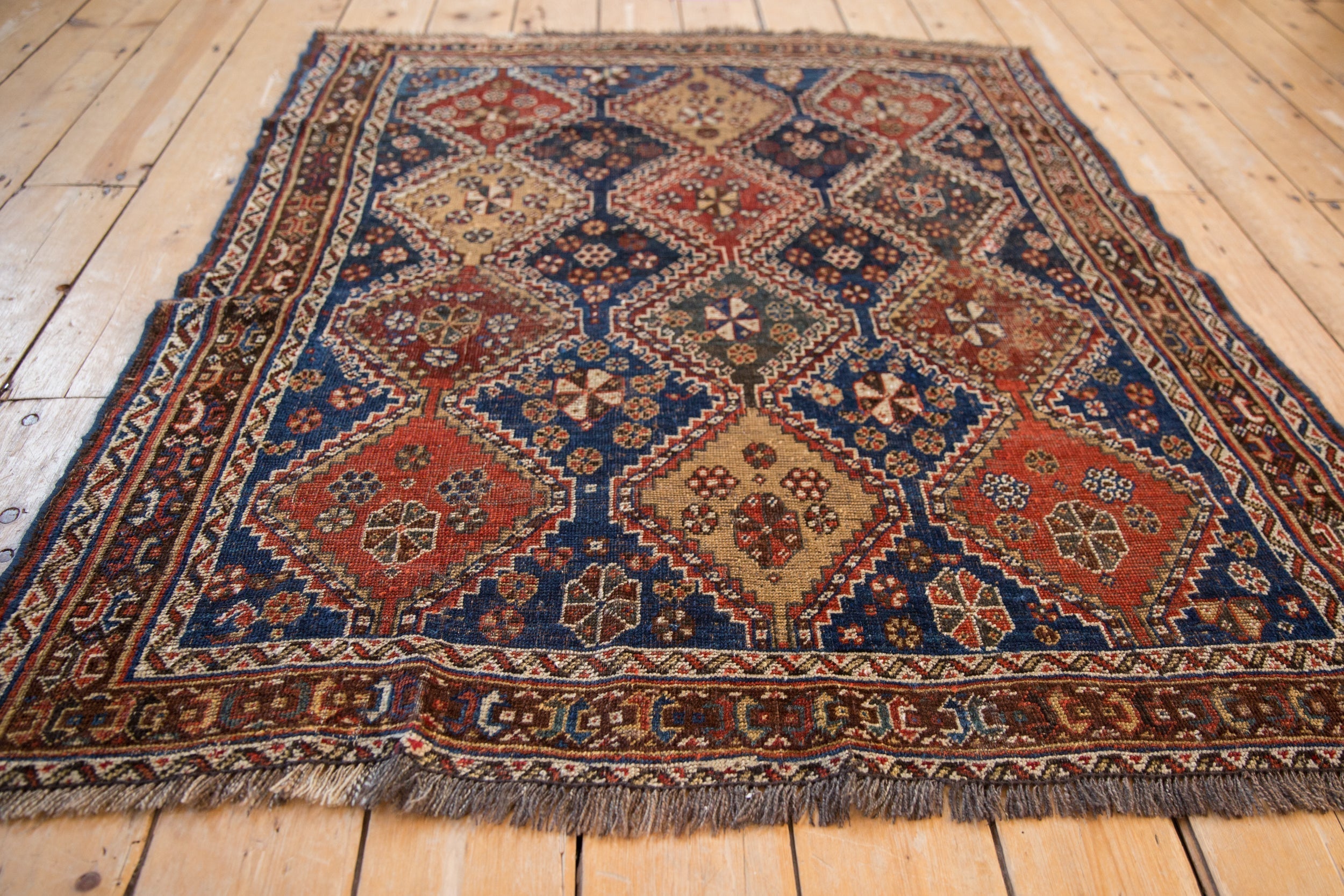 4x4.5 Antique Qashqai Square Rug // ONH Item 10335 Image 6