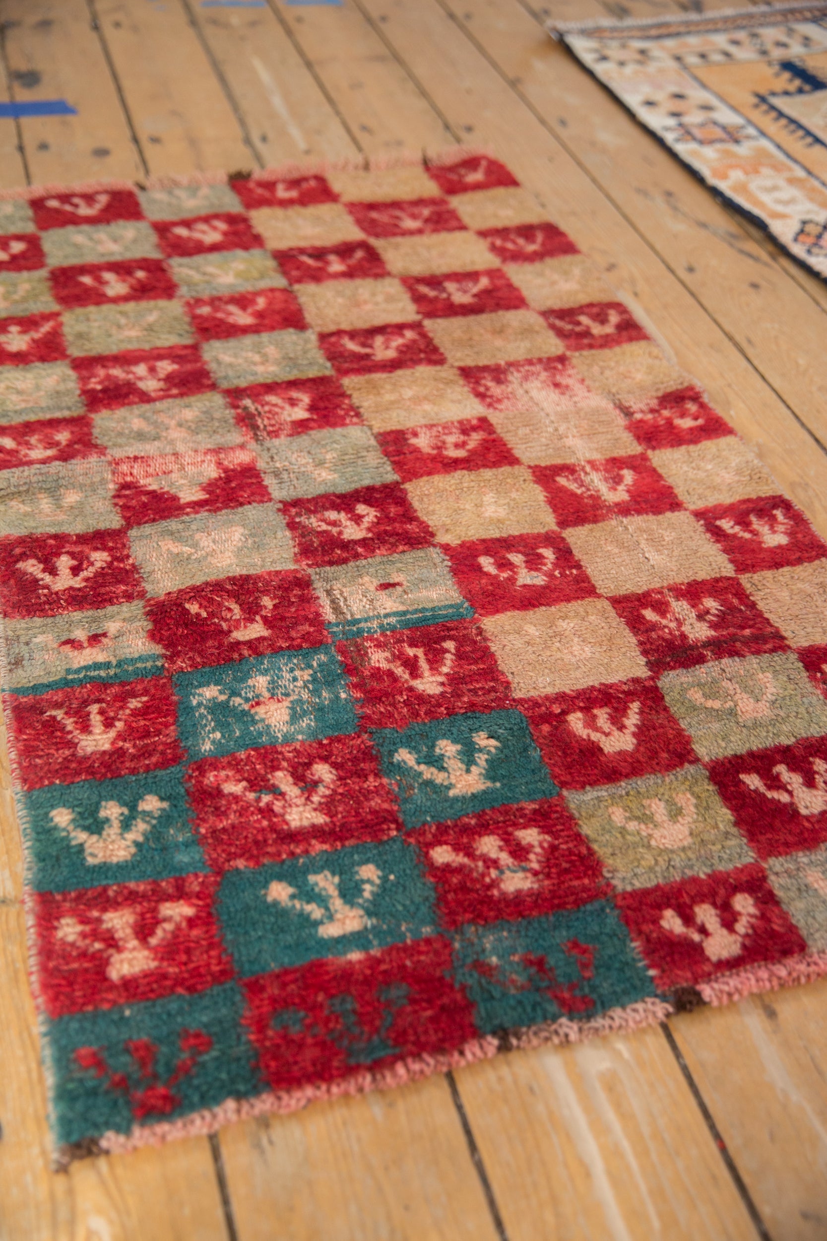 2.5x4 Vintage Distressed Tulu Rug // ONH Item 10377 Image 3