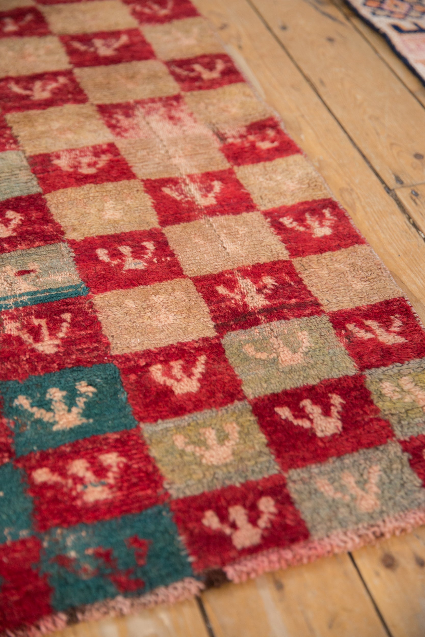 2.5x4 Vintage Distressed Tulu Rug // ONH Item 10377 Image 4