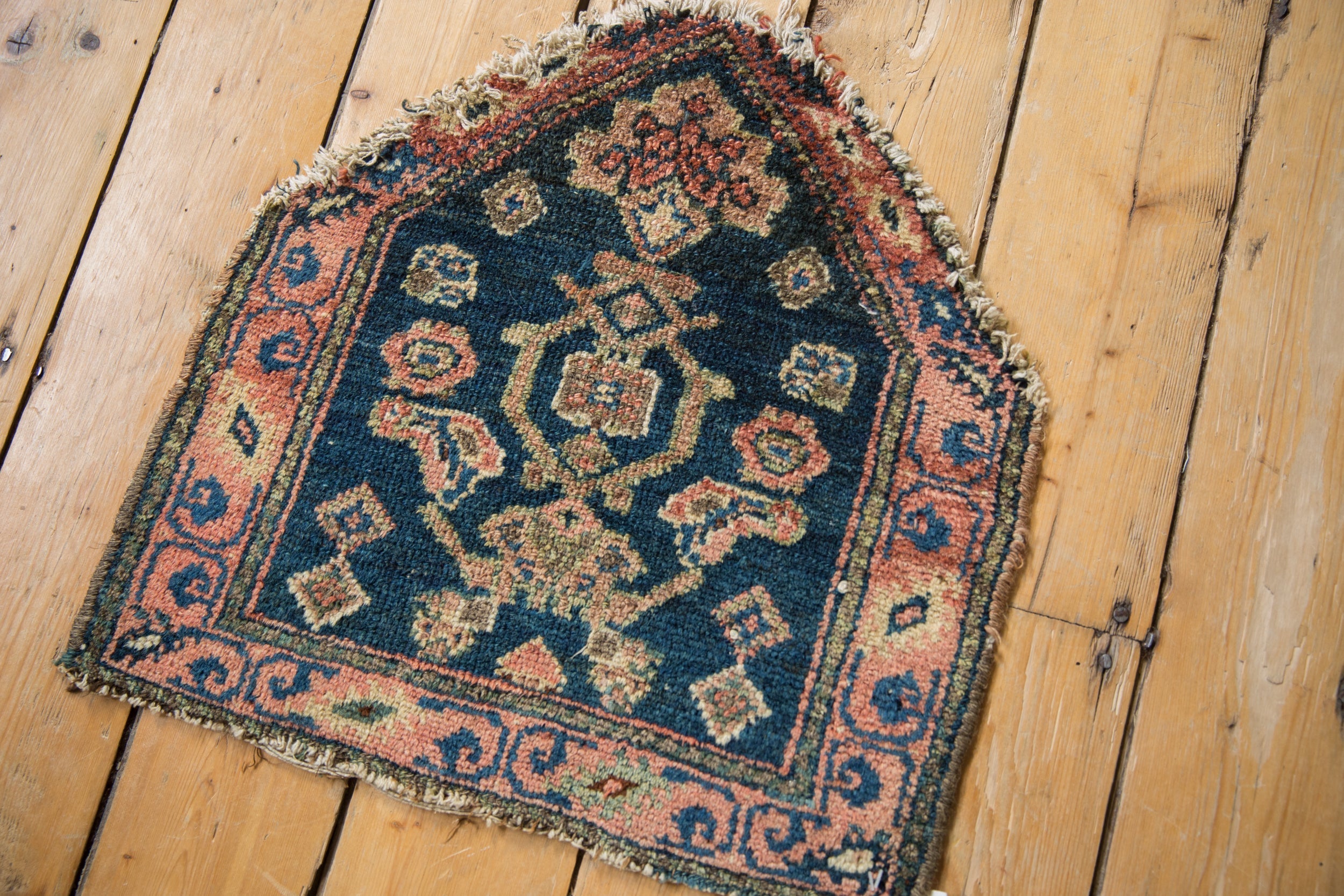 1.5x2 Antique Chairback Northwest Persian Square Rug Mat // ONH Item 10700, Image 1