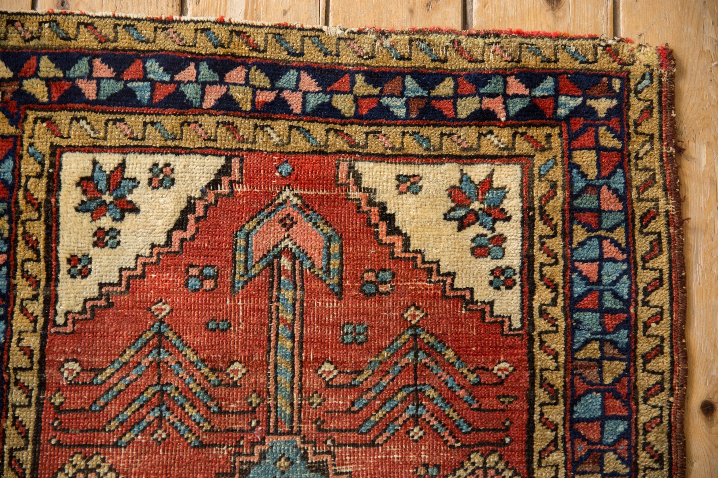 2.5x3.5 Antique Fine Heriz Rug // ONH Item 10859 Image 2