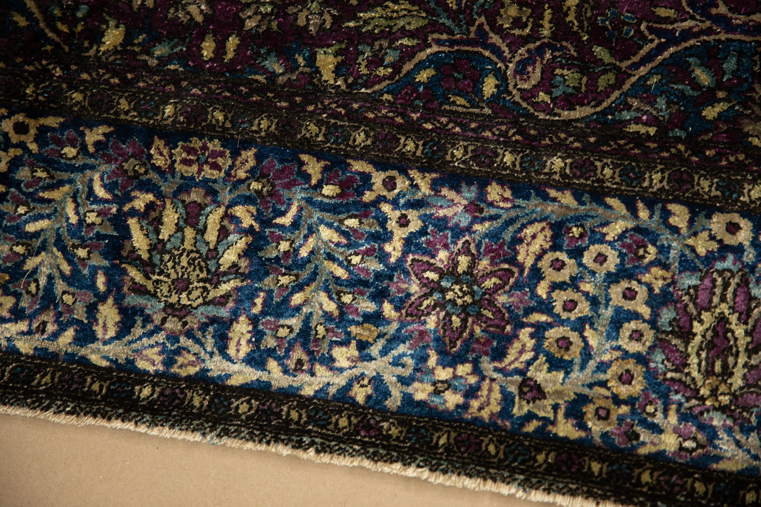 4x7 Antique Silk Kashan Rug // ONH Item: 1118, Image 9