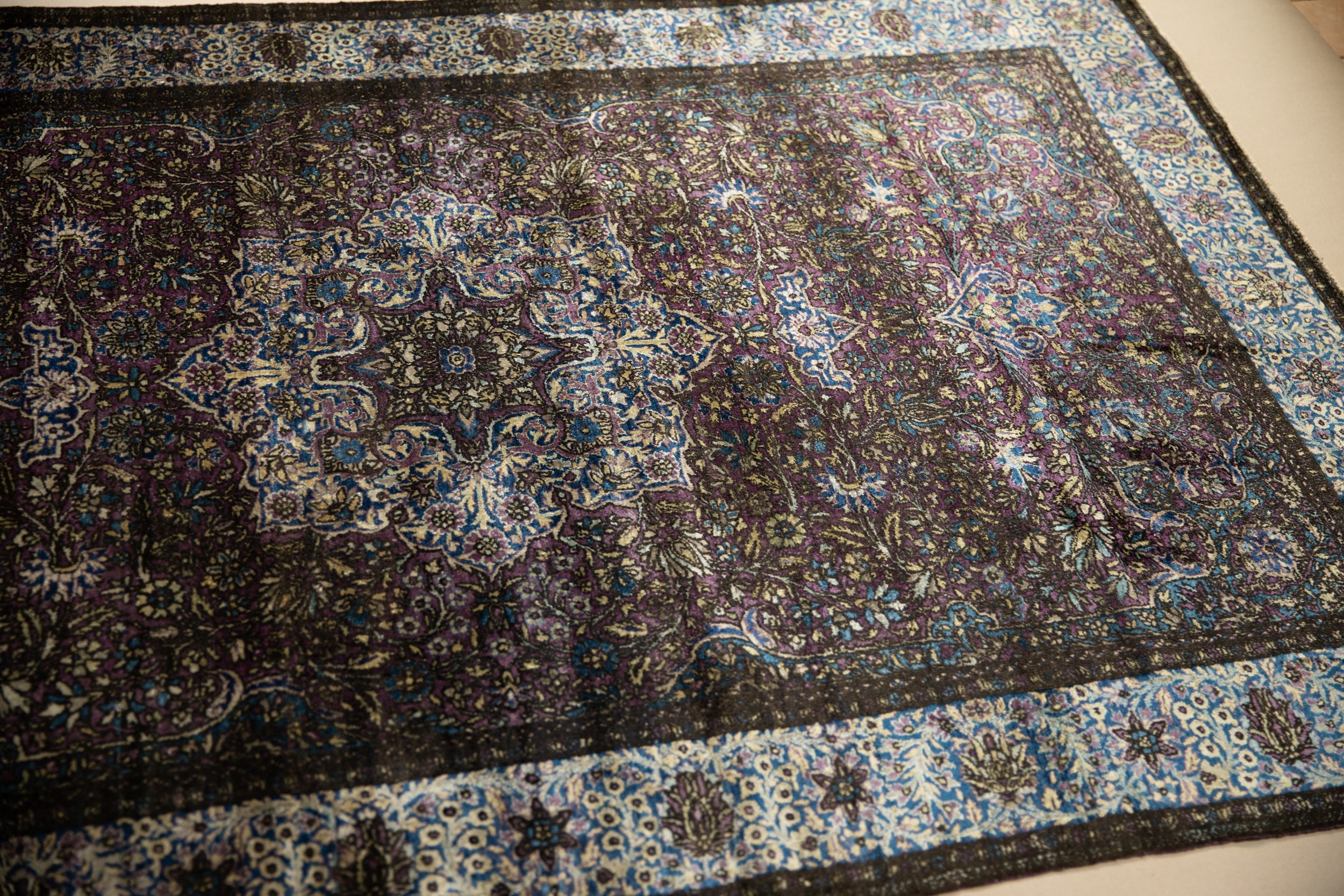 4x7 Antique Silk Kashan Rug // ONH Item: 1118, Image 11