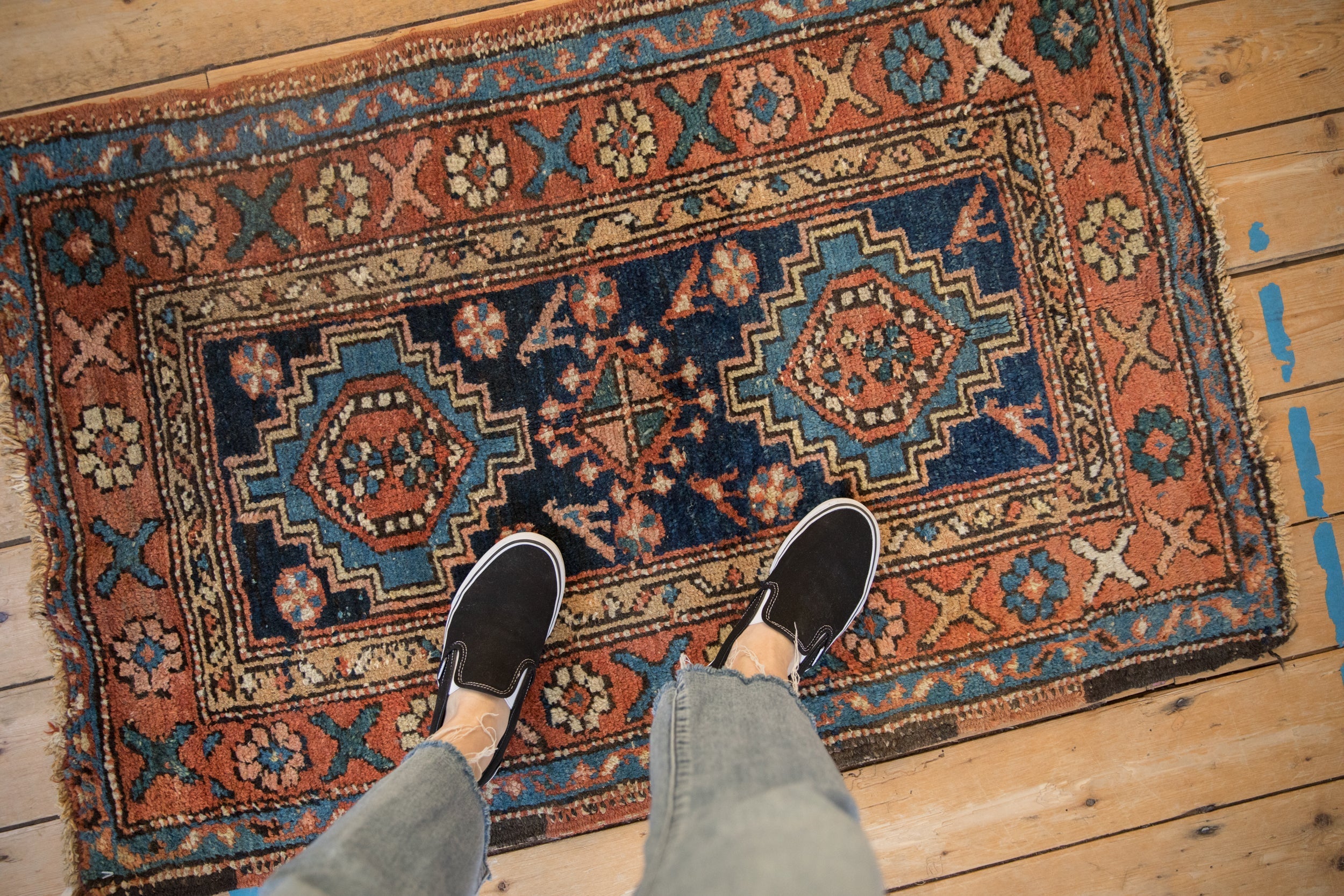 2.5x4.5 Antique Heriz Rug // ONH Item 11610 Image 1