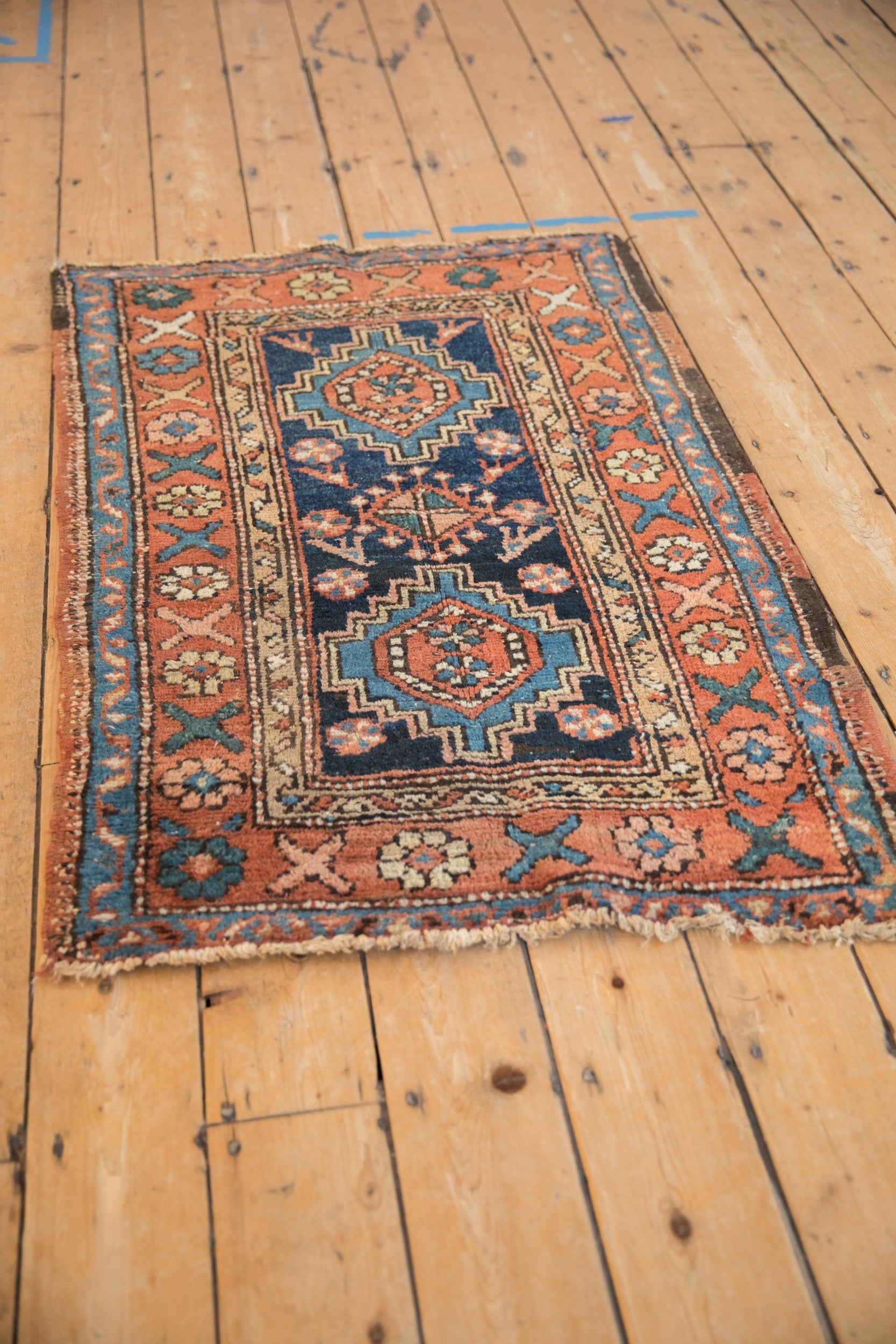 2.5x4.5 Antique Heriz Rug // ONH Item 11610 Image 5