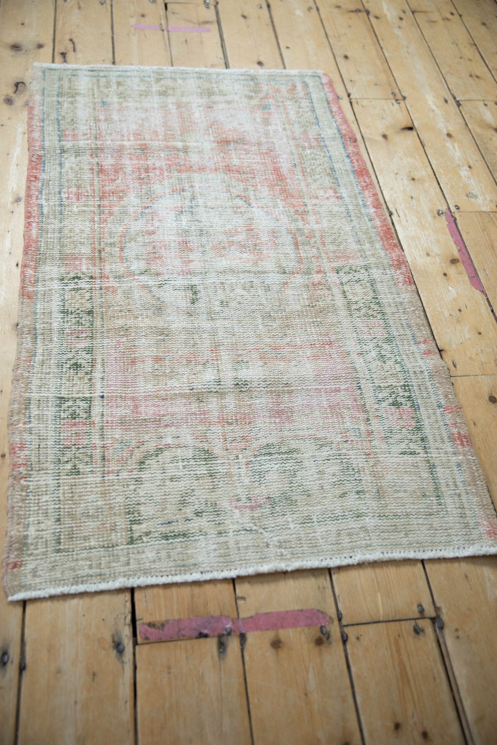 Vintage Distressed Oushak Rug // ONH Item: 11668, Image 3