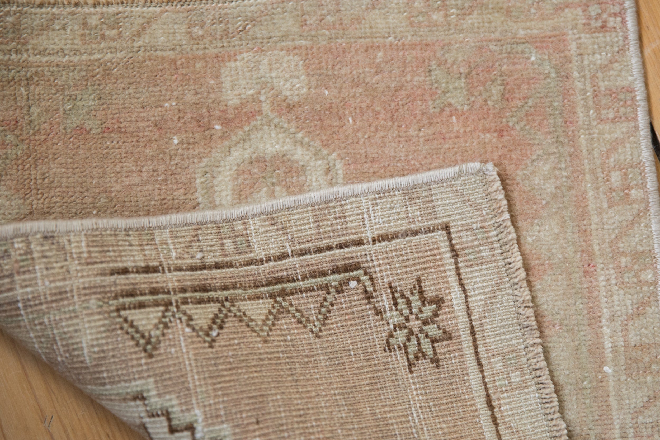 Vintage Distressed Oushak Square Rug Mat // ONH Item: 11678, Image 4