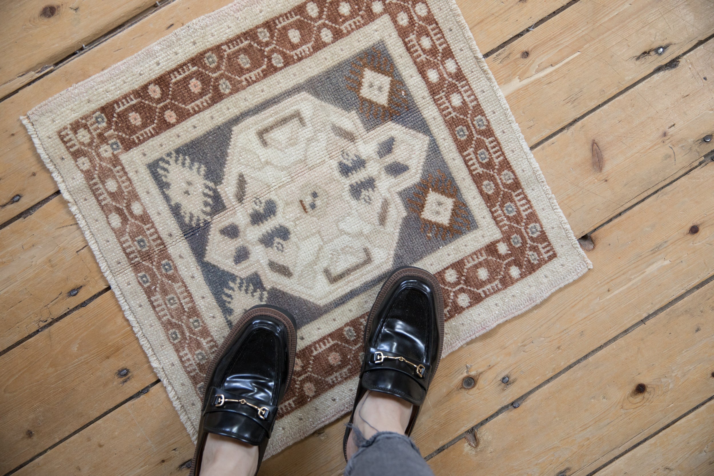 Vintage Distressed Oushak Square Rug Mat // ONH Item: 11695, Image 1