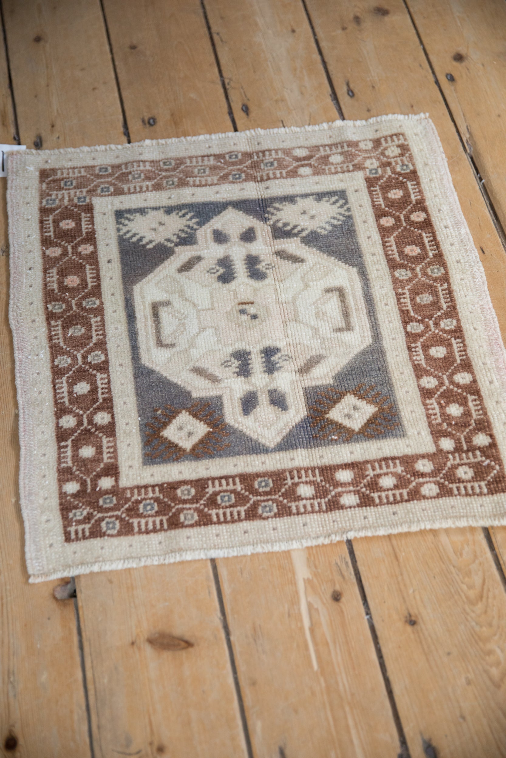 Vintage Distressed Oushak Square Rug Mat // ONH Item: 11695, Image 2