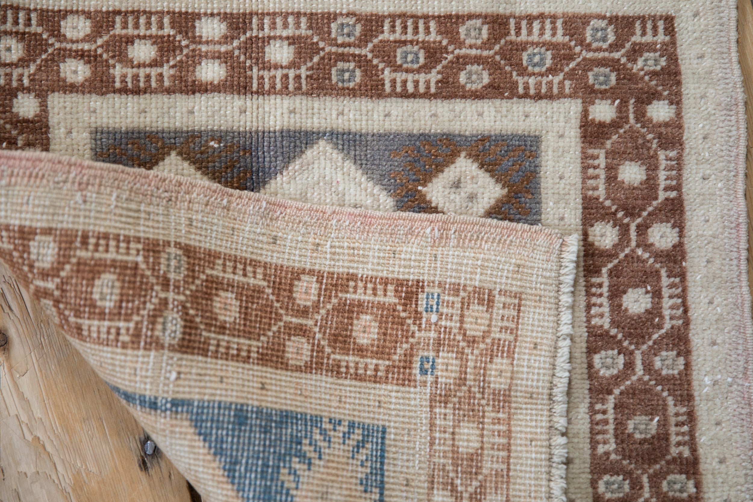 Vintage Distressed Oushak Square Rug Mat // ONH Item: 11695, Image 4
