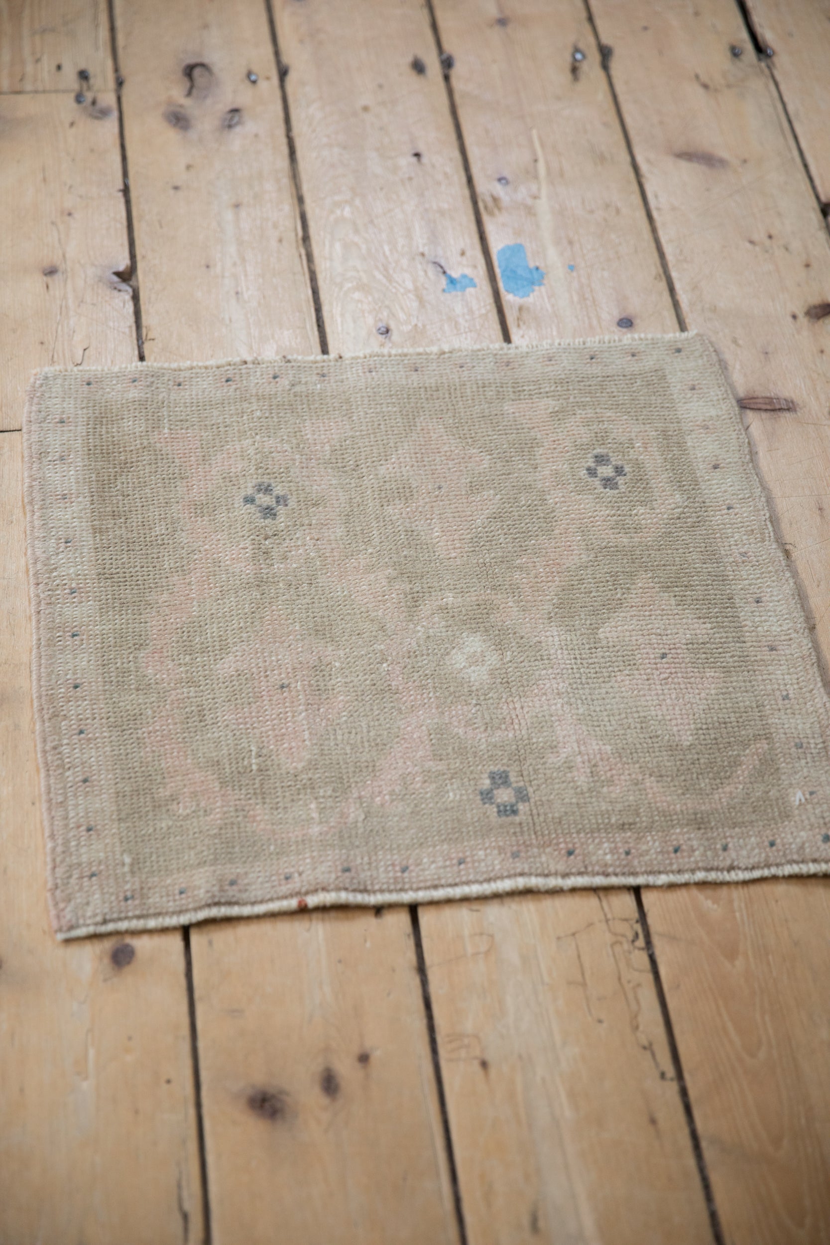 Vintage Distressed Oushak Square Rug Mat // ONH Item: 11706, Image 4