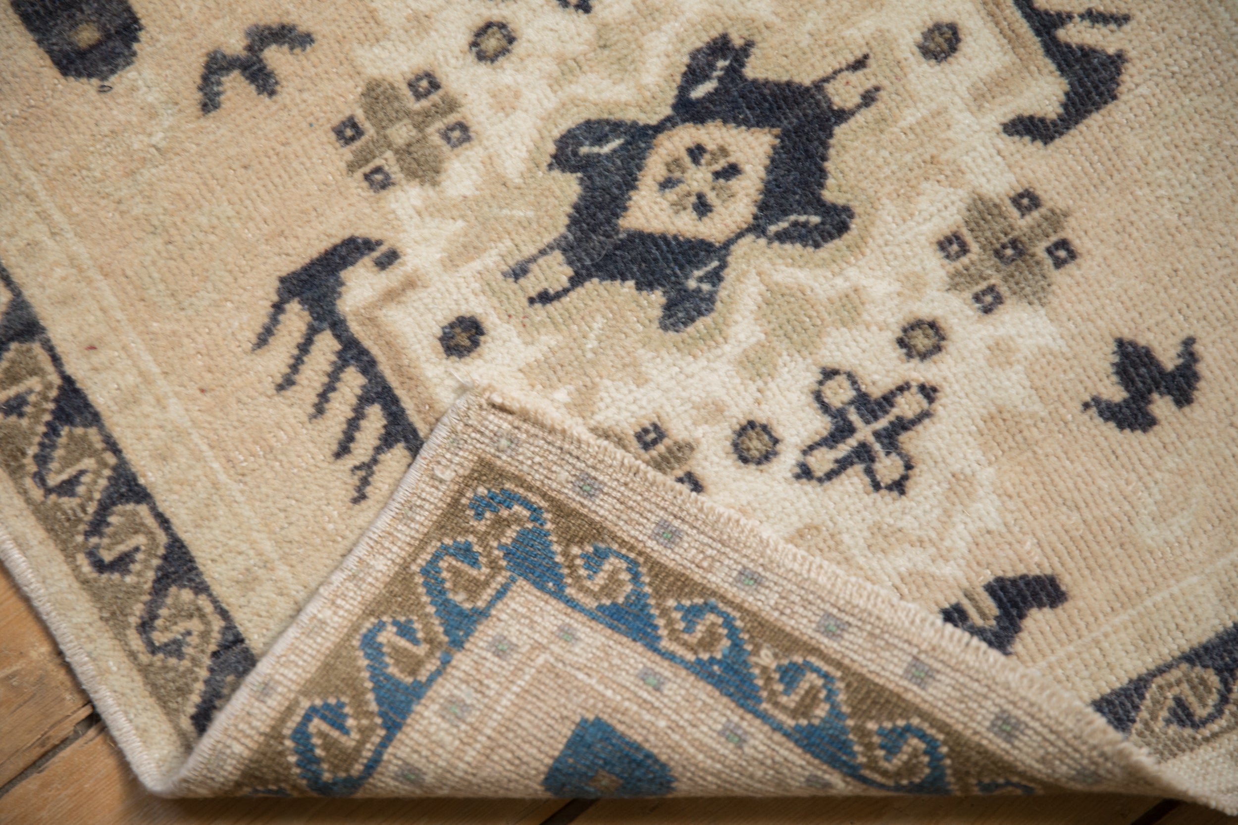 Vintage Distressed Oushak Square Rug Mat // ONH Item: 11709, Image 4