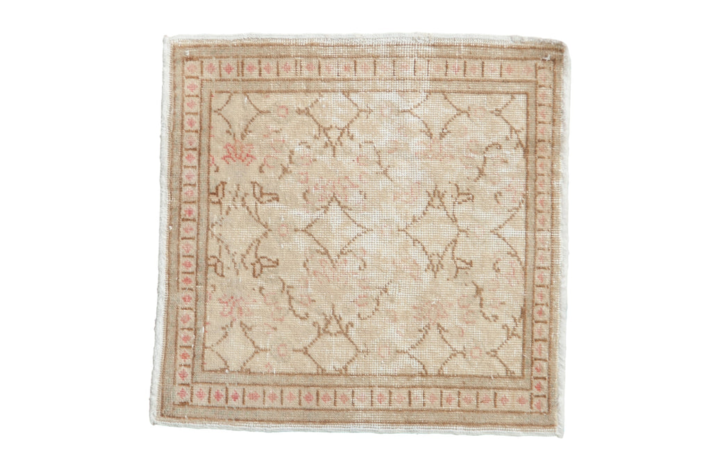 Vintage Distressed Kayseri Square Rug Mat // ONH Item: 11712
