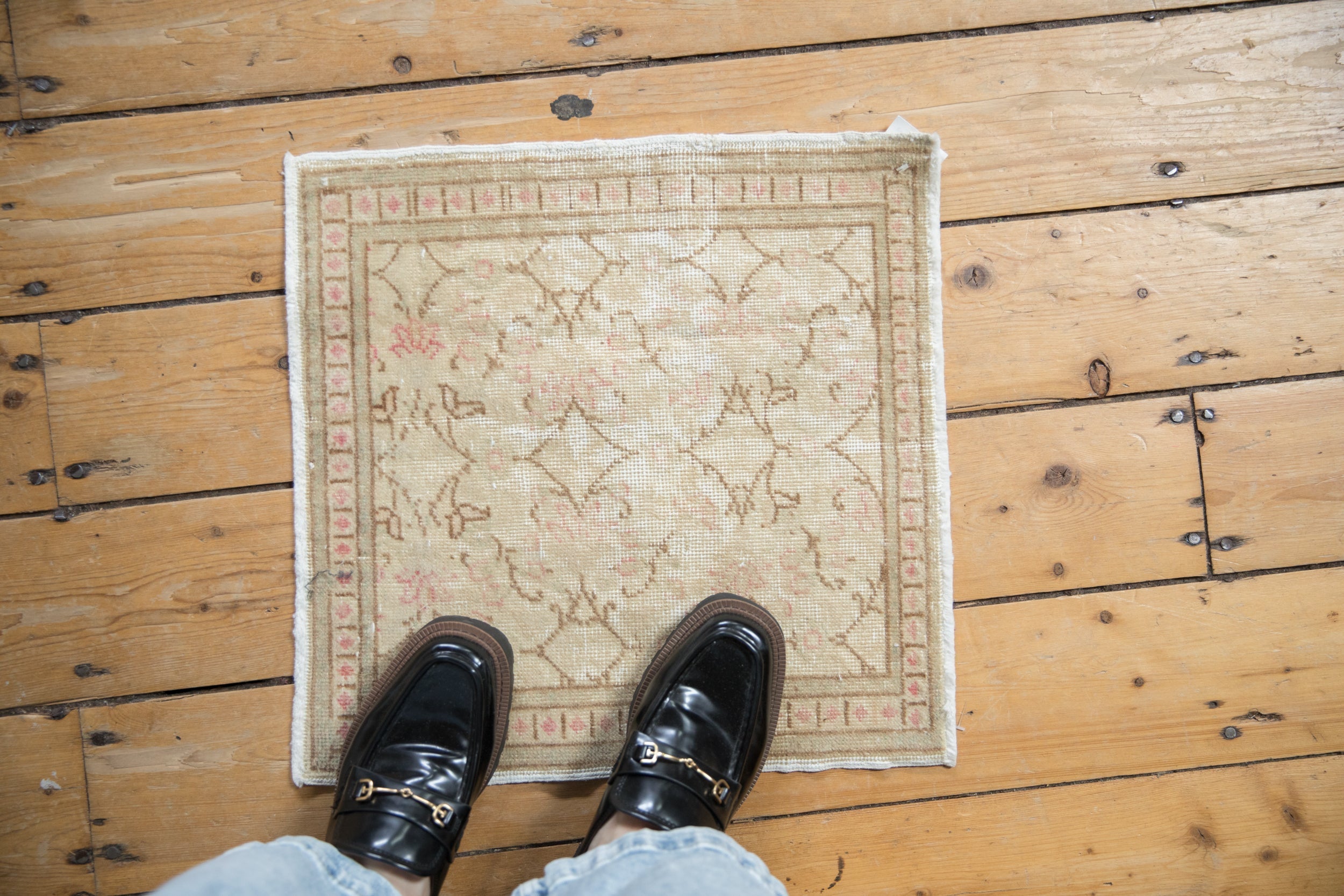 Vintage Distressed Kayseri Square Rug Mat // ONH Item: 11712, Image 1