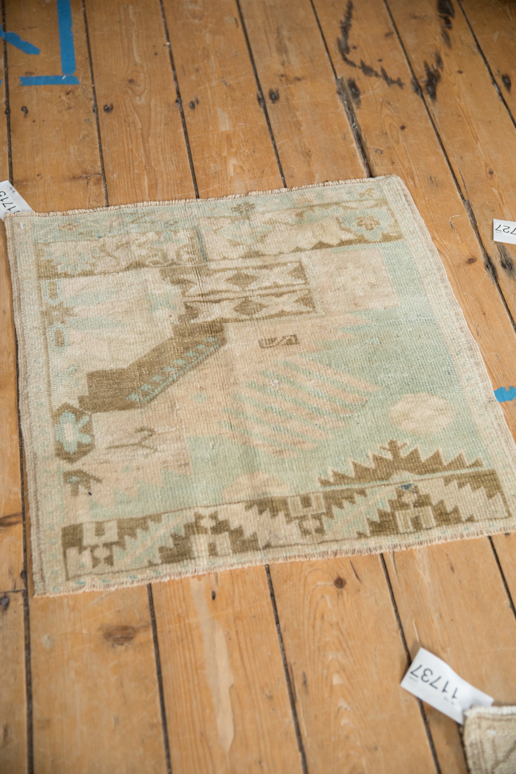 Vintage Distressed Oushak Square Rug Mat // ONH Item: 11715, Image 3