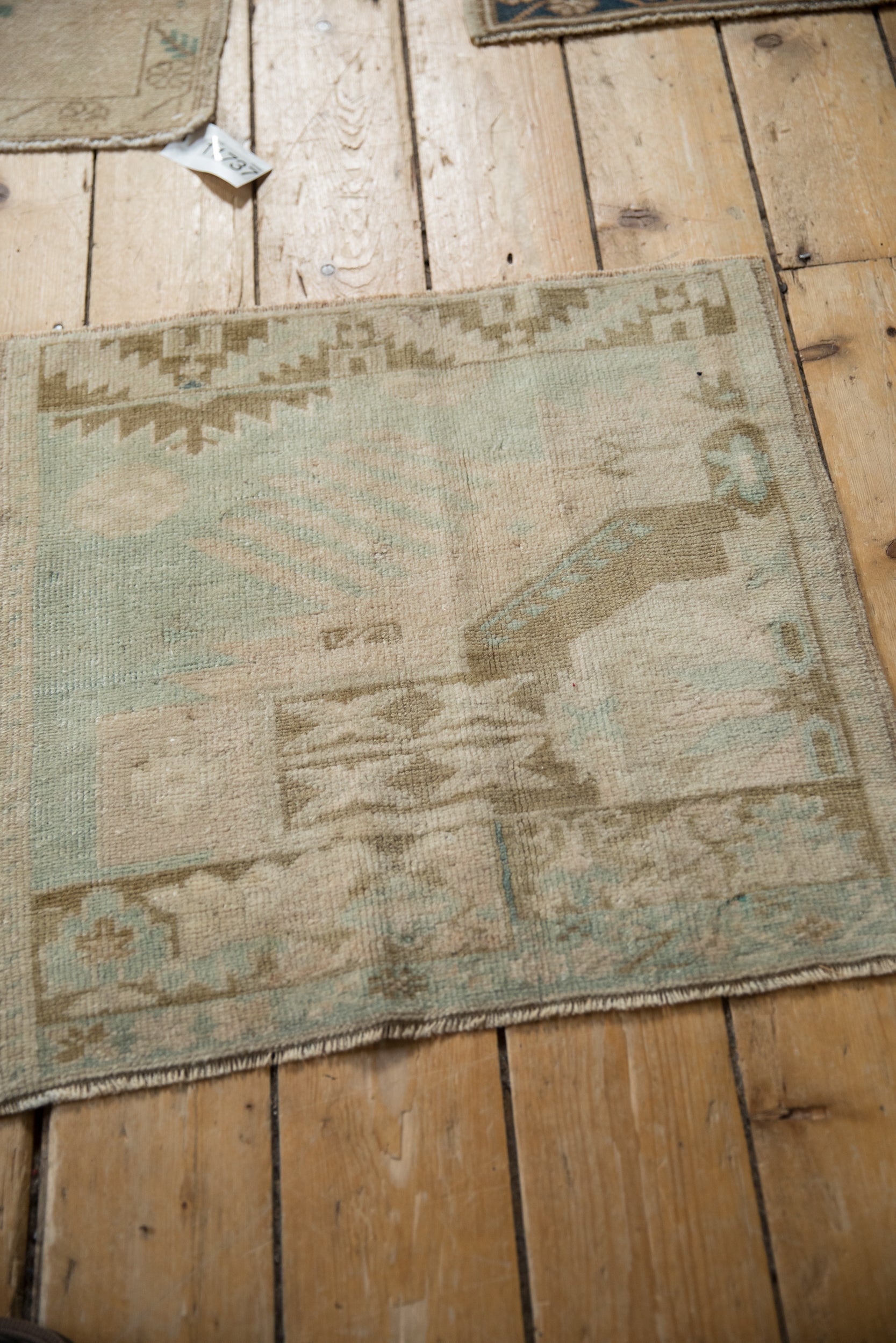 Vintage Distressed Oushak Square Rug Mat // ONH Item: 11715, Image 4