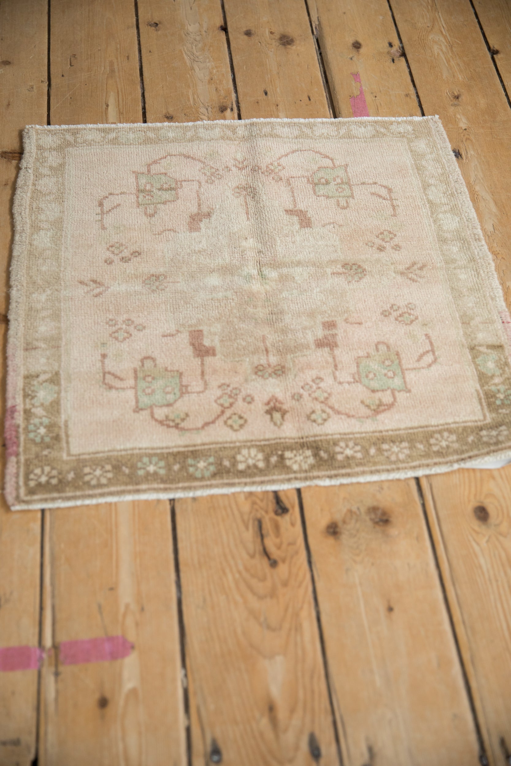 Vintage Distressed Oushak Square Rug Mat // ONH Item: 11722, Image 3