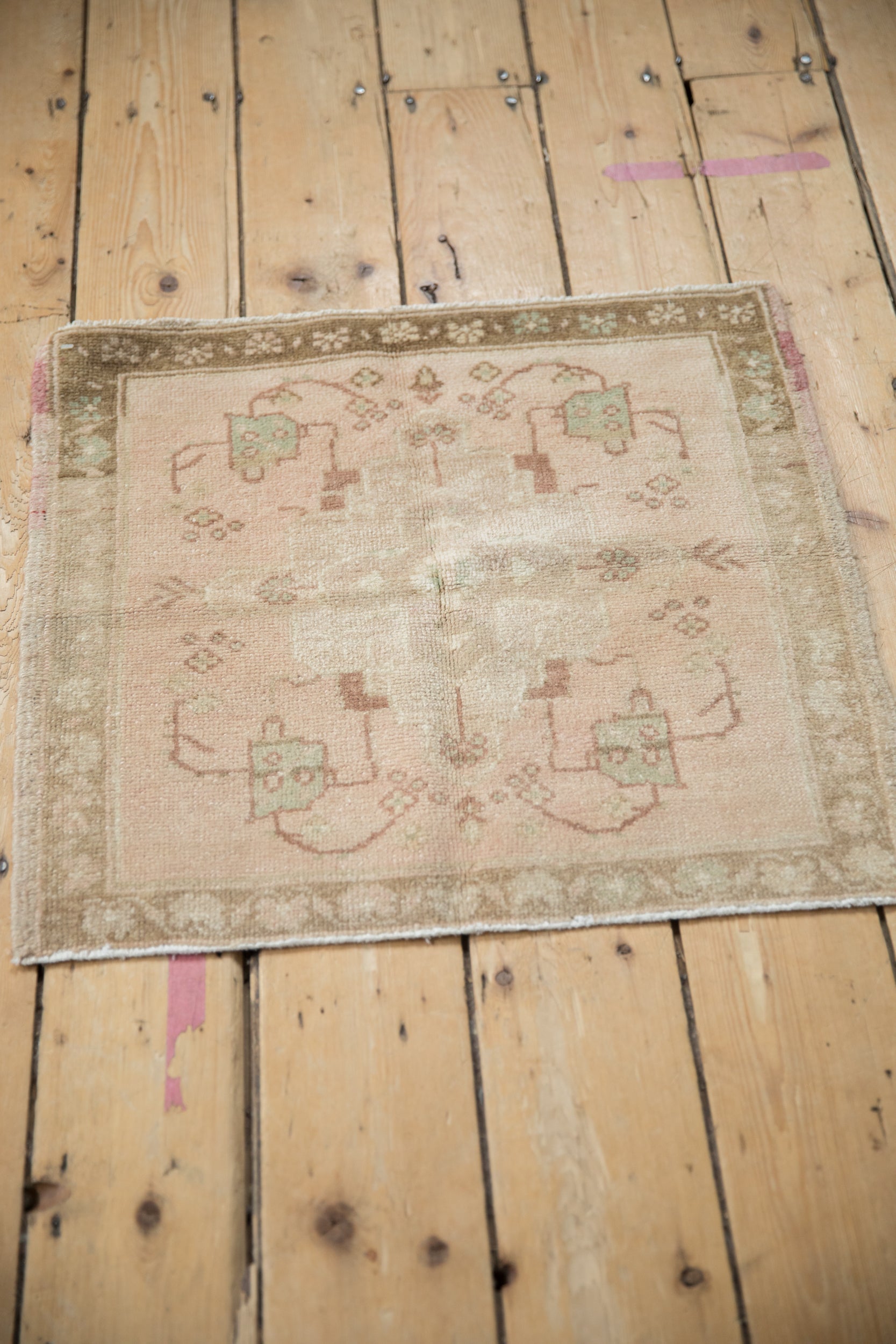 Vintage Distressed Oushak Square Rug Mat // ONH Item: 11722, Image 4