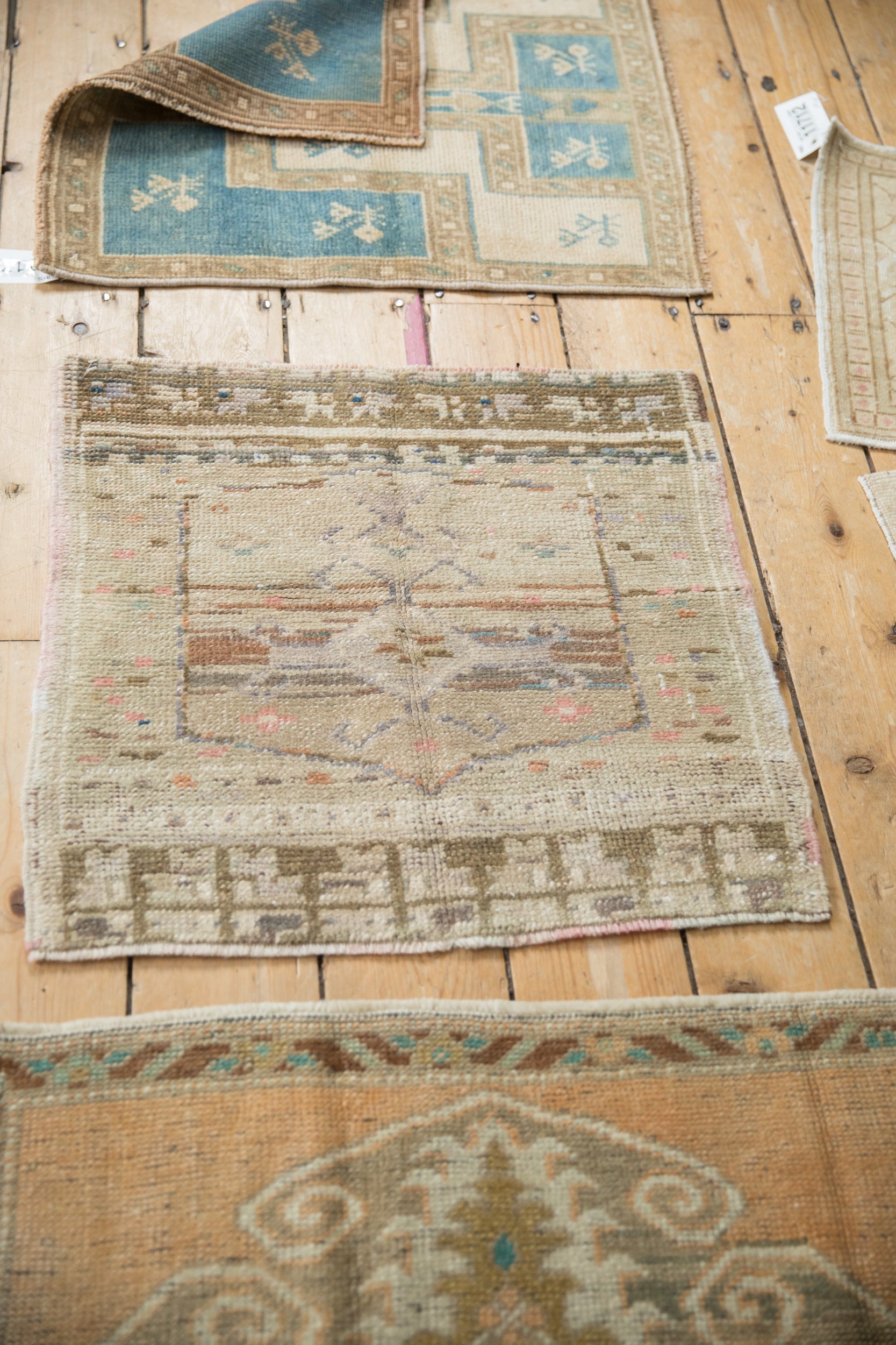 Vintage Distressed Oushak Square Rug Mat // ONH Item: 11724, Image 4