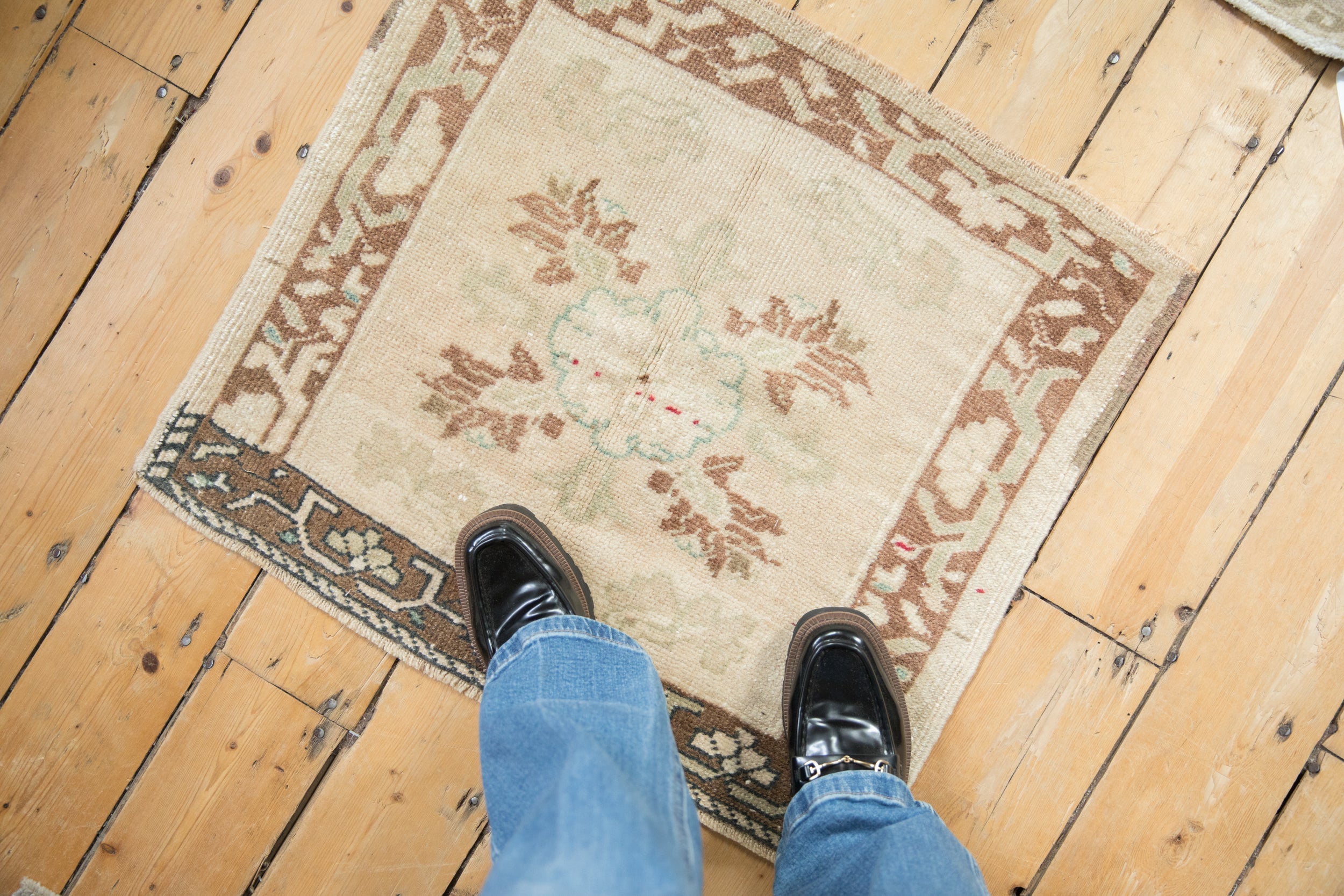 Vintage Distressed Oushak Square Rug Mat // ONH Item: 11735, Image 1