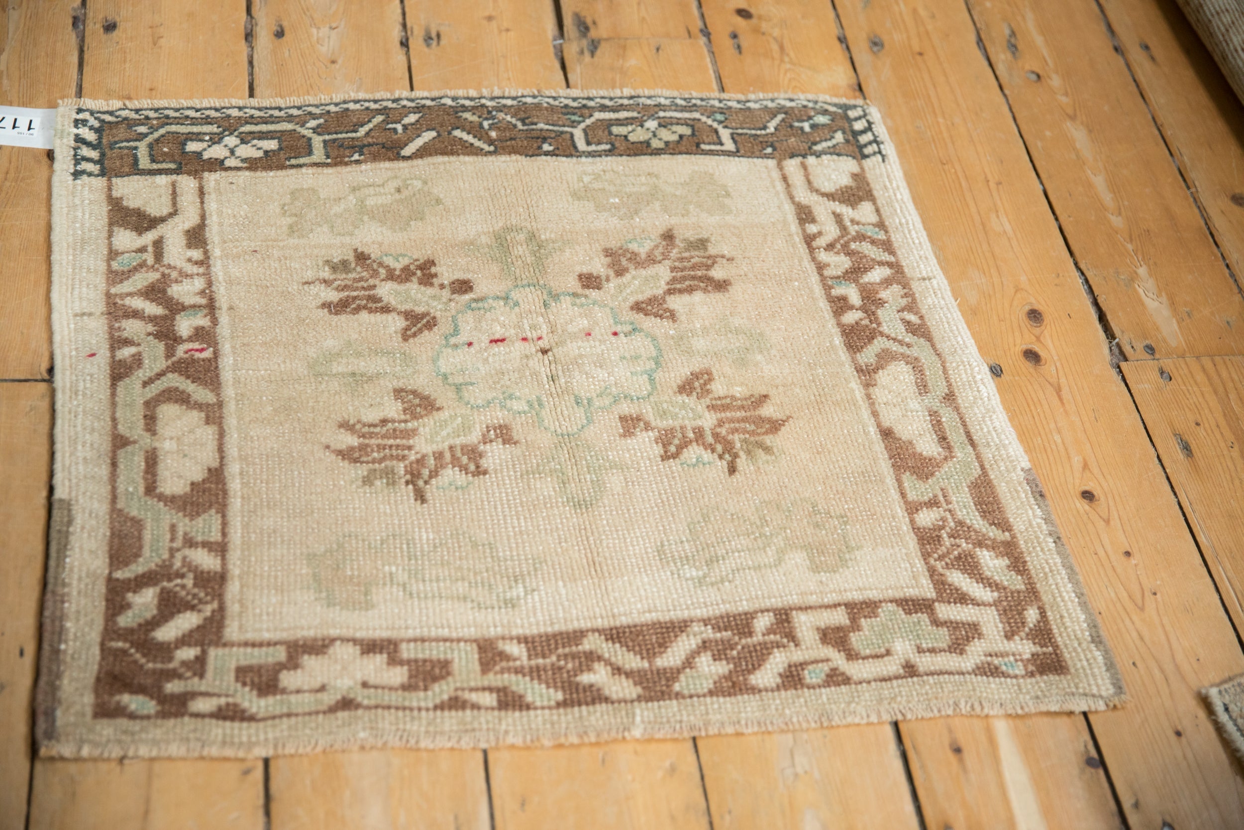 Vintage Distressed Oushak Square Rug Mat // ONH Item: 11735, Image 4