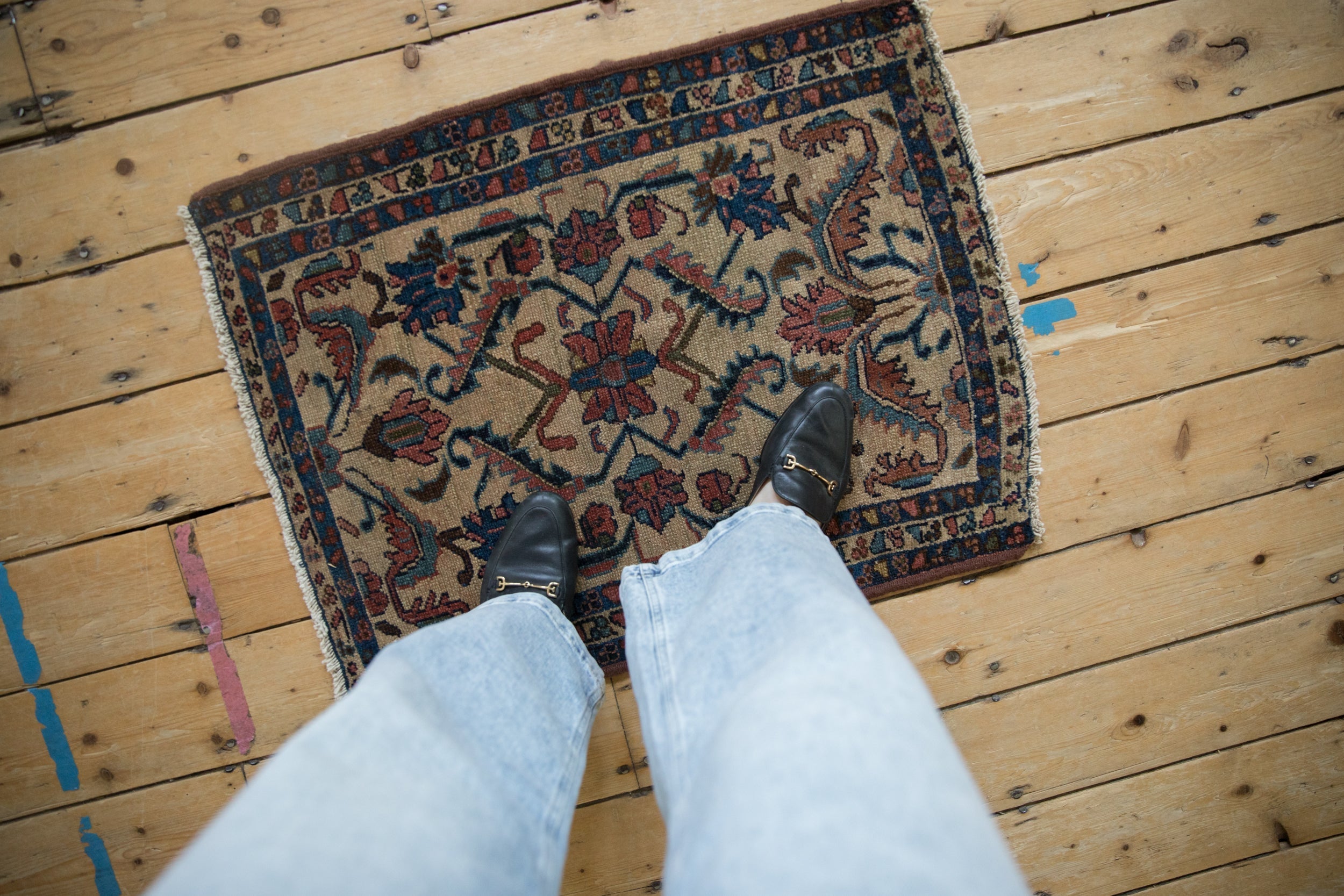 2x2.5 Antique Lilihan Square Rug Mat // ONH Item 12008