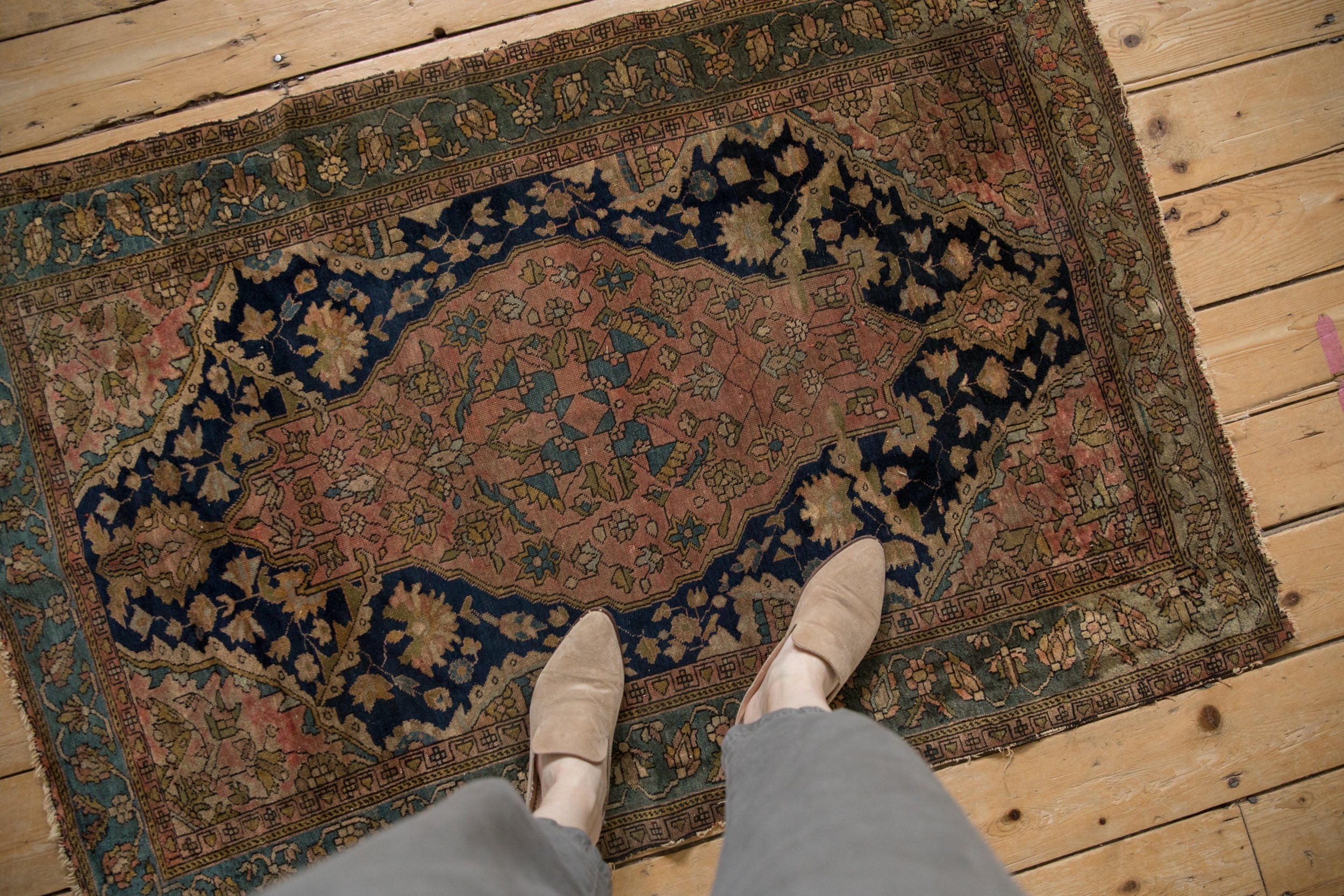 Antique Fine Malayer Rug // ONH Item: 12012, Image 1