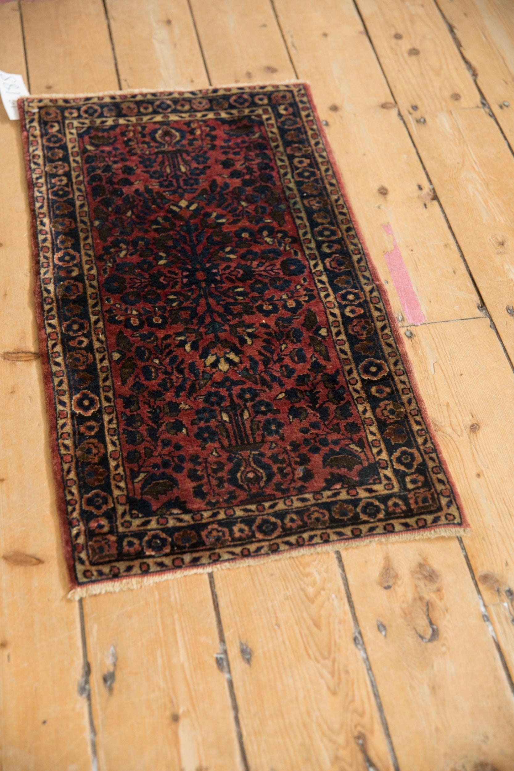 Antique Fine Sarouk Rug Mat // ONH Item: 12188, Image 3