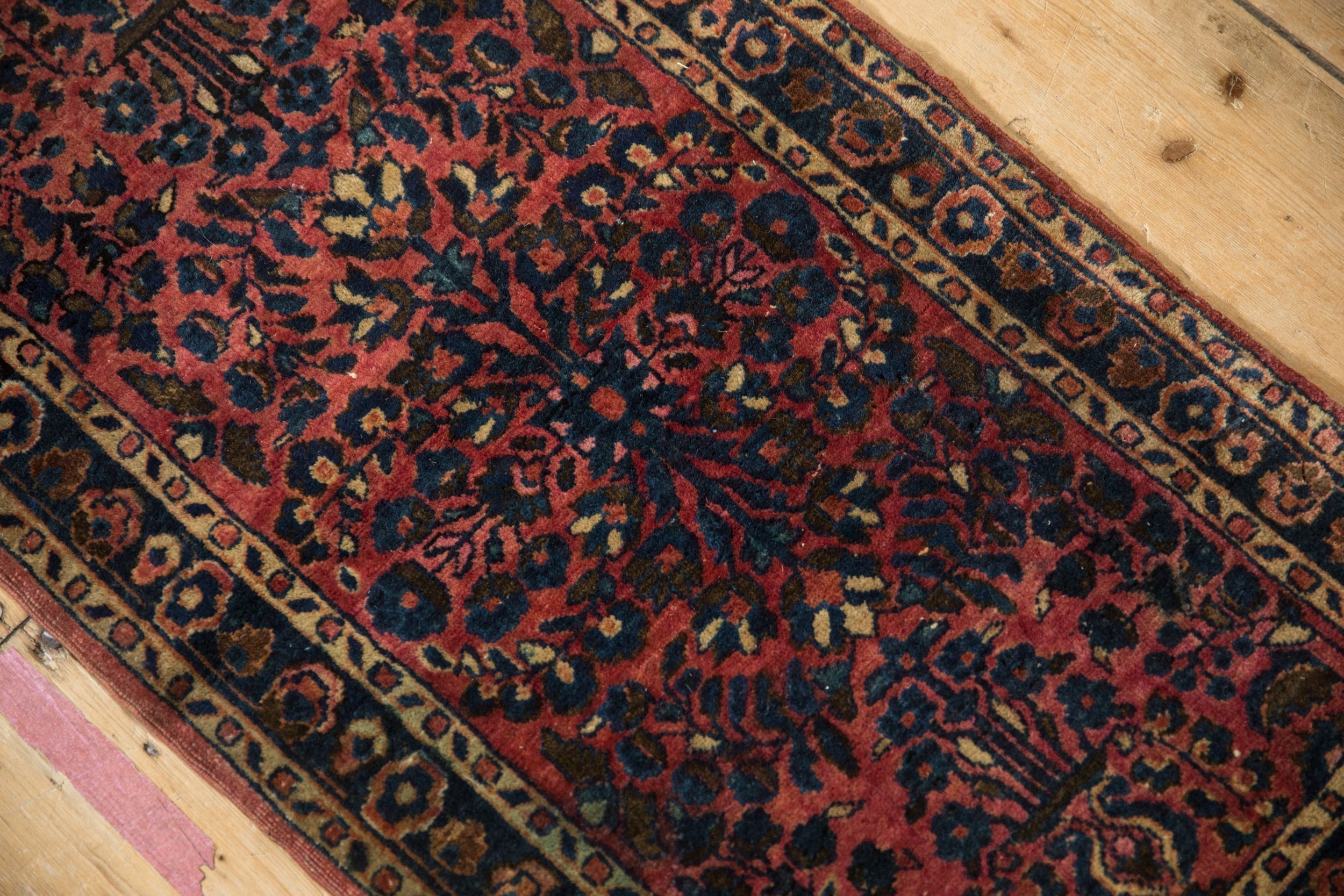 Antique Fine Sarouk Rug Mat // ONH Item: 12188, Image 5