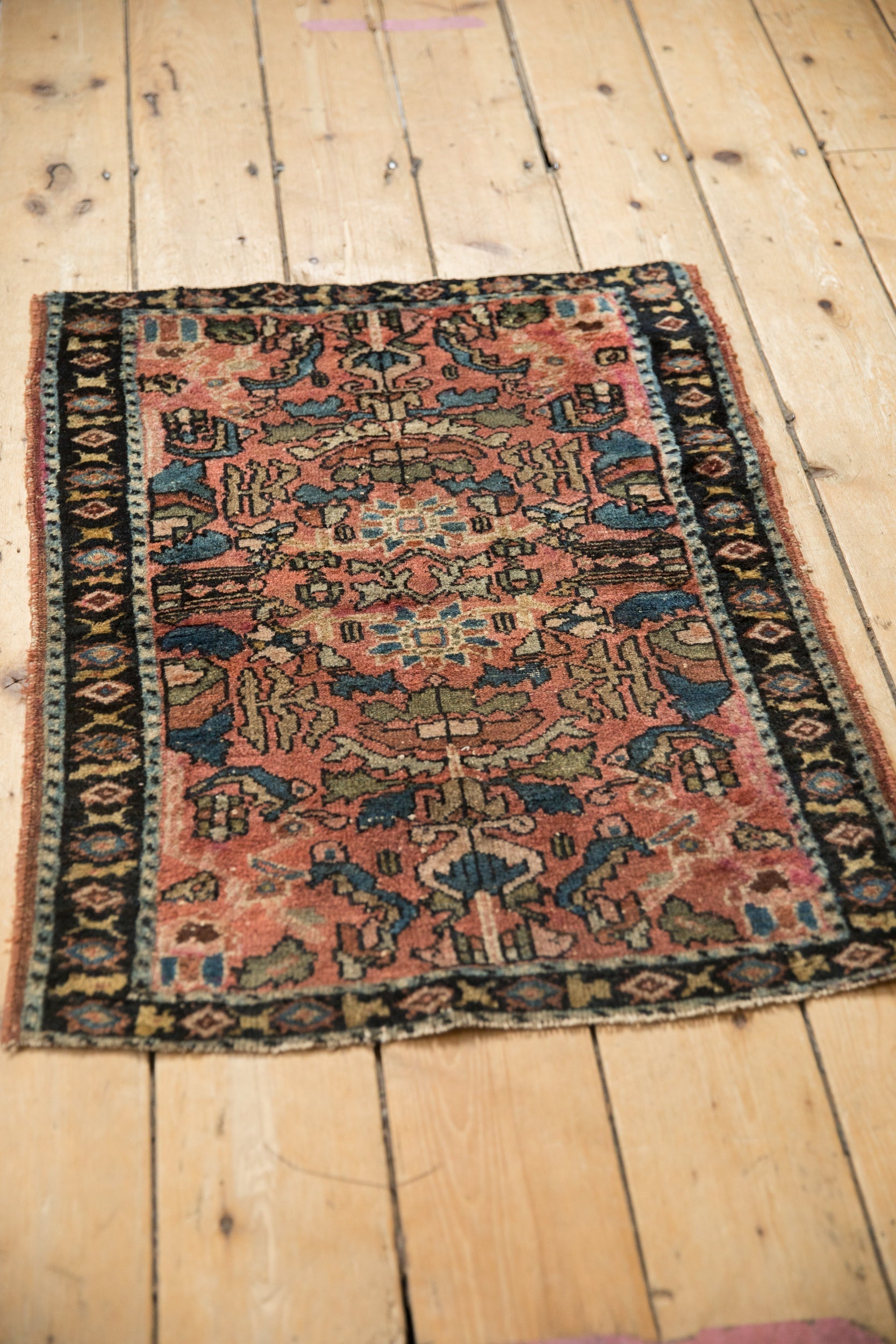 Antique Lilihan Square Rug Mat // ONH Item: 12189, Image 5