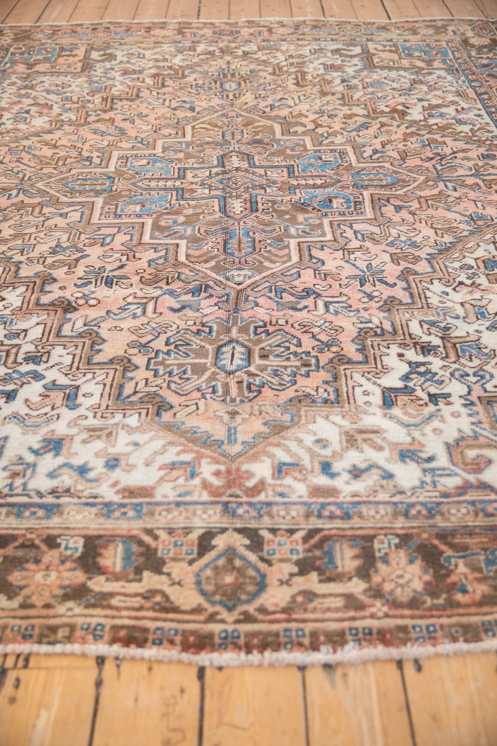 Vintage Mehrivan Carpet // ONH Item: 12452, Image 5