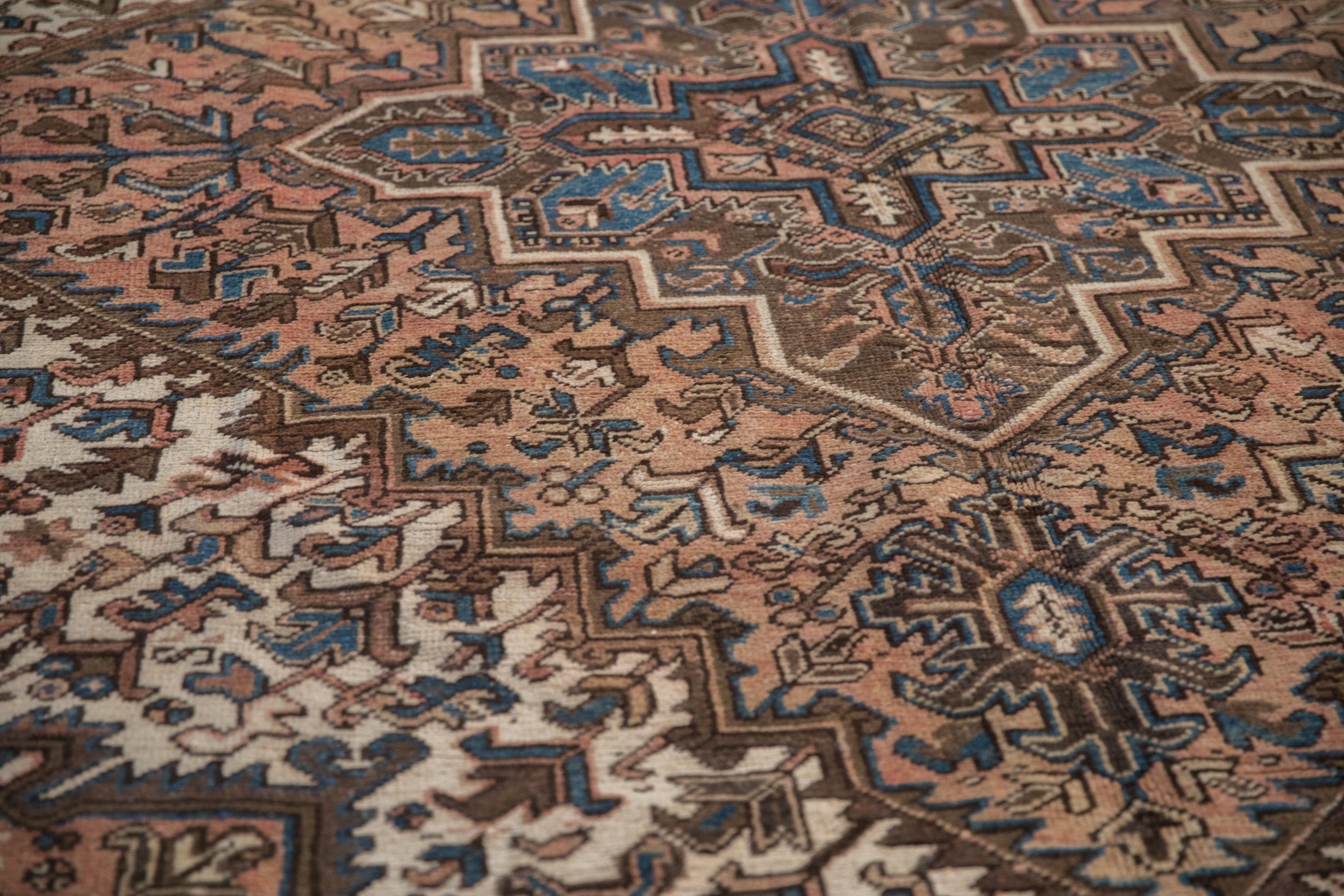 Vintage Mehrivan Carpet // ONH Item: 12452, Image 10