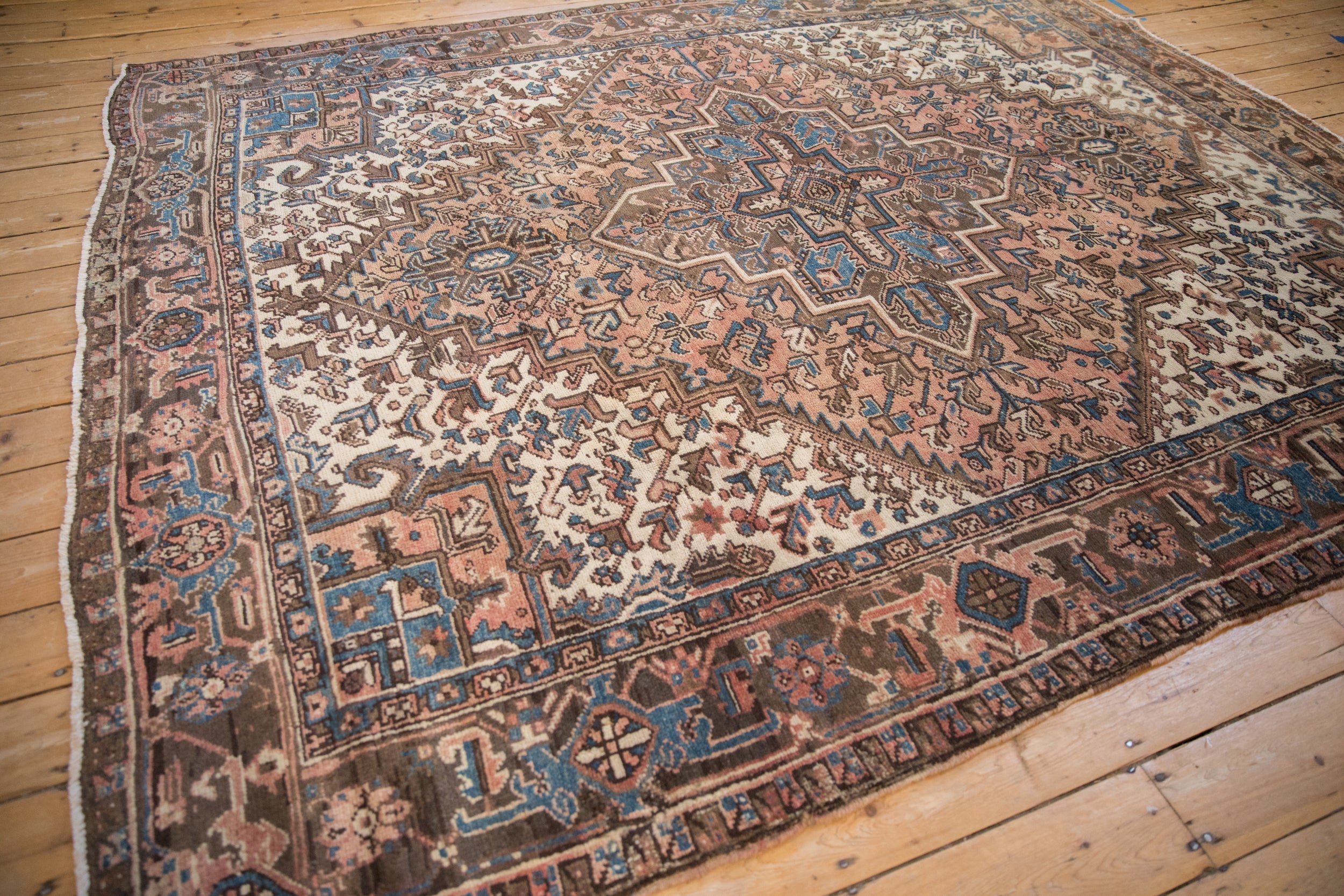 Vintage Mehrivan Carpet // ONH Item: 12452, Image 11
