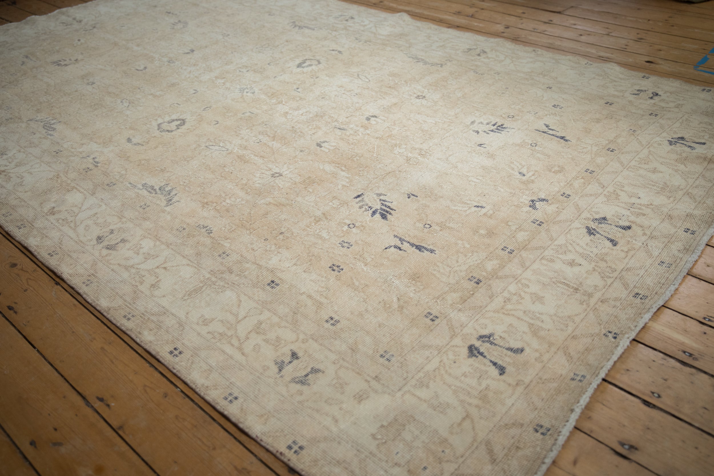 Vintage Distressed Sparta Carpet // ONH Item: 12485, Image 3