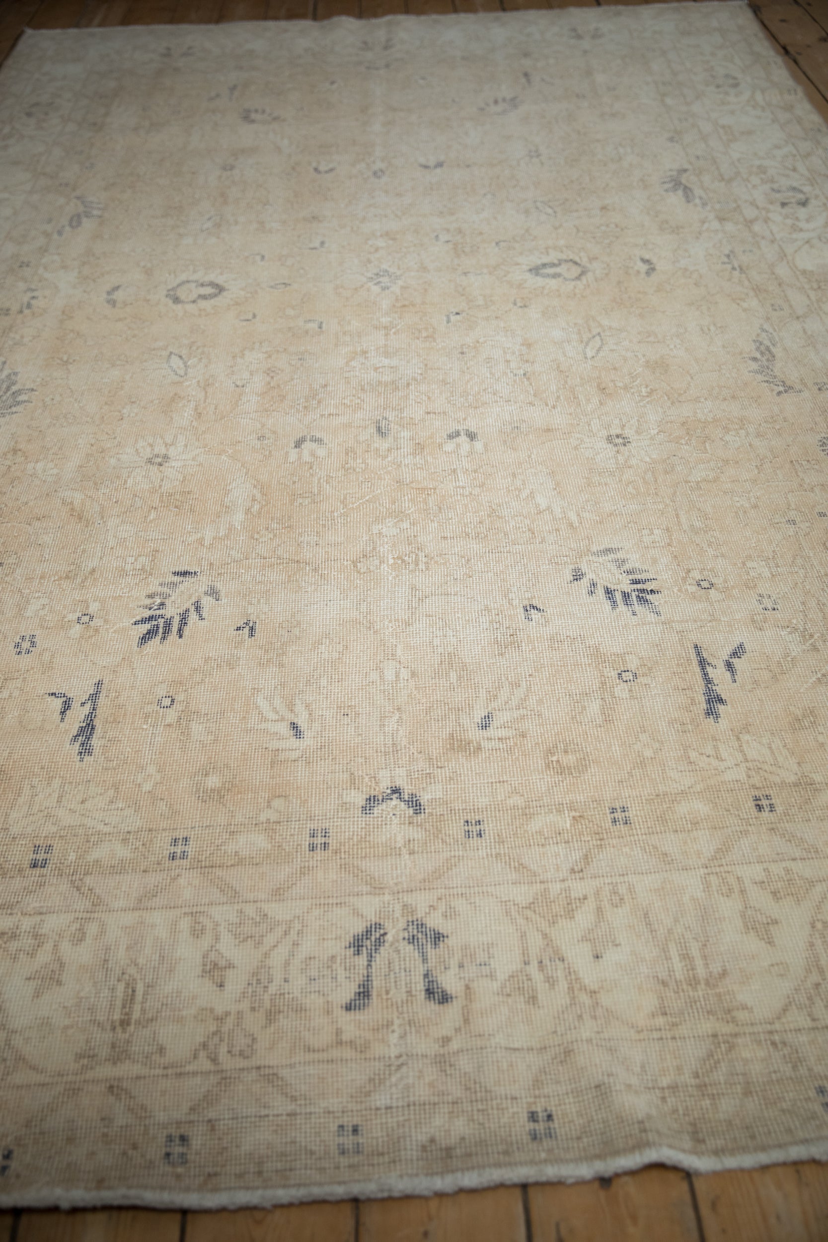 Vintage Distressed Sparta Carpet // ONH Item: 12485, Image 4