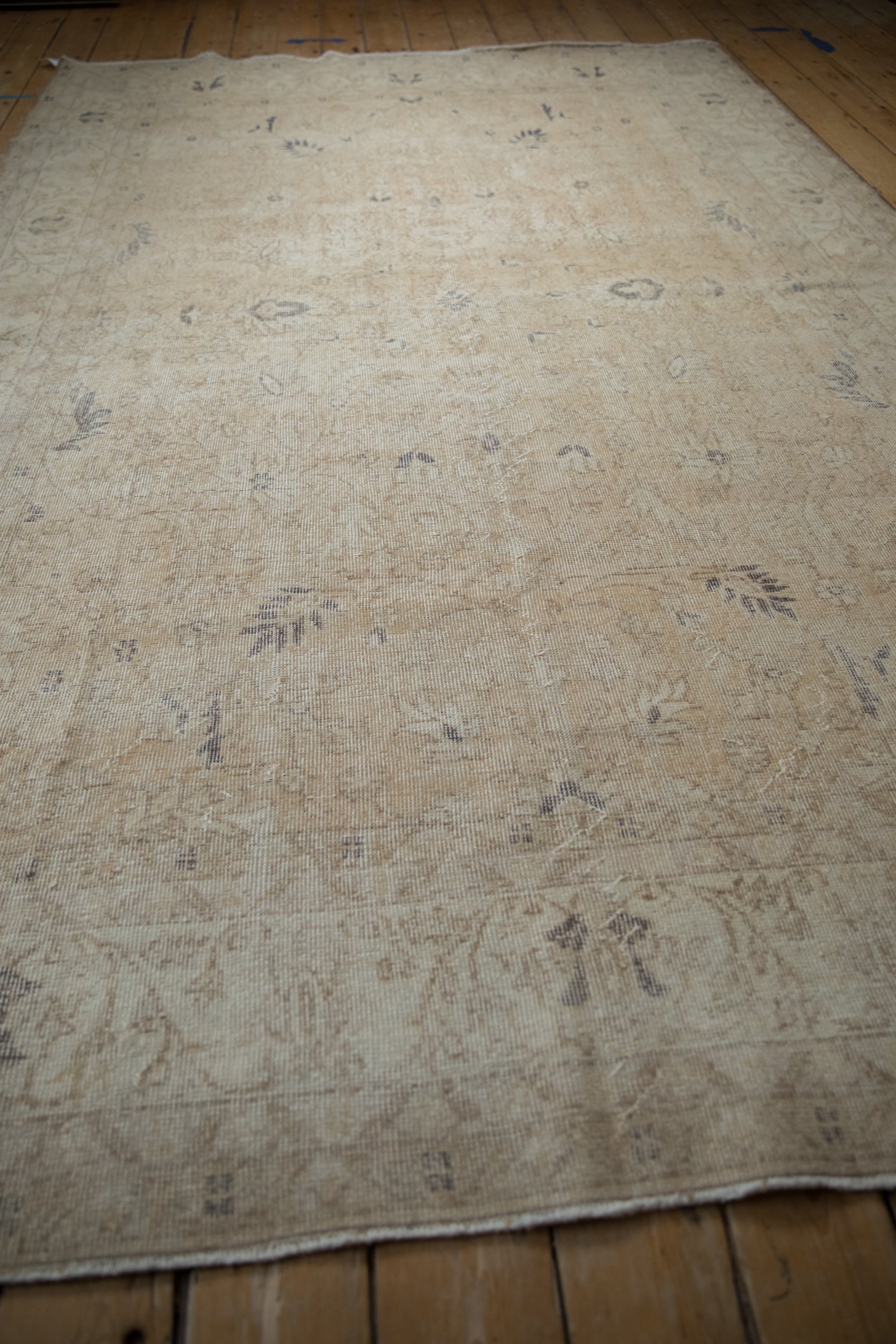 Vintage Distressed Sparta Carpet // ONH Item: 12485, Image 7