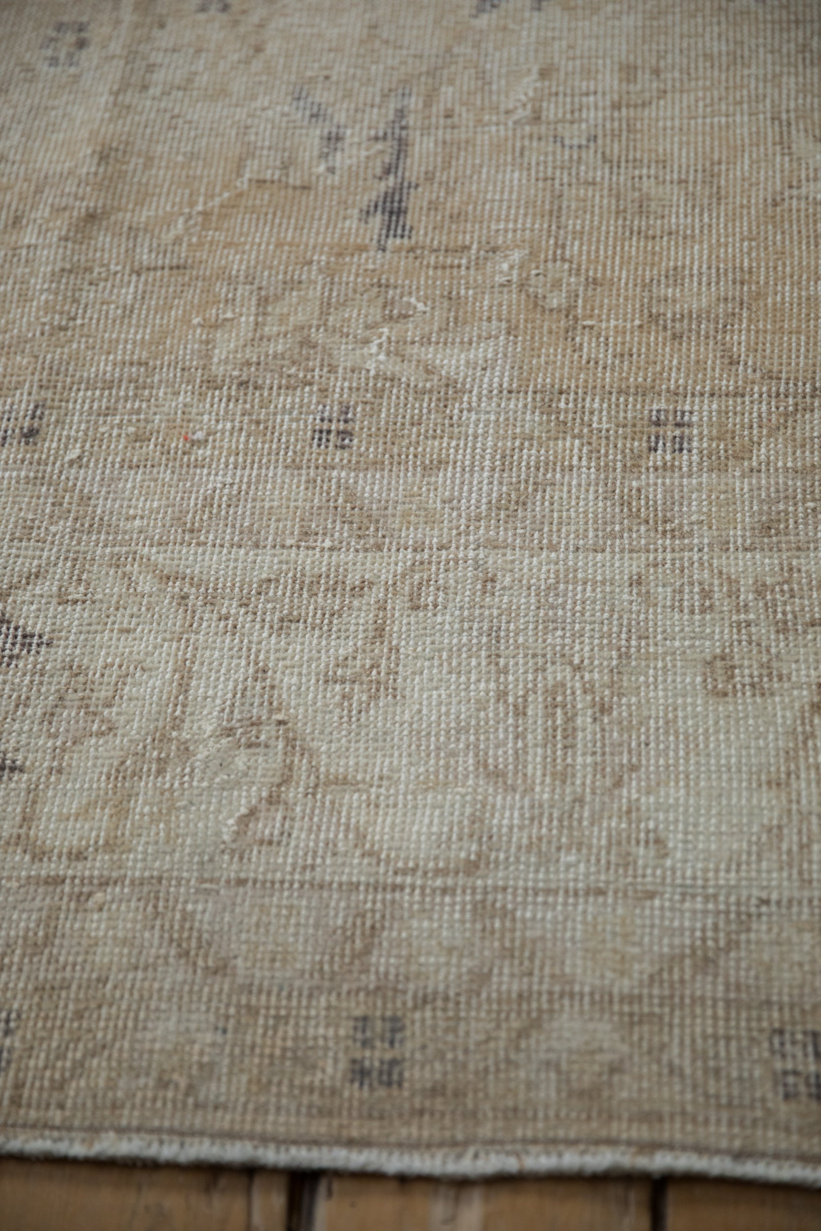 Vintage Distressed Sparta Carpet // ONH Item: 12485, Image 8