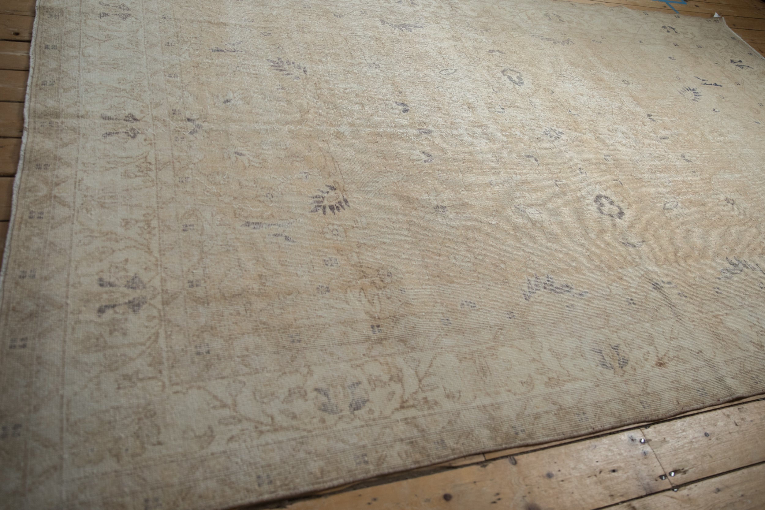 Vintage Distressed Sparta Carpet // ONH Item: 12485, Image 9