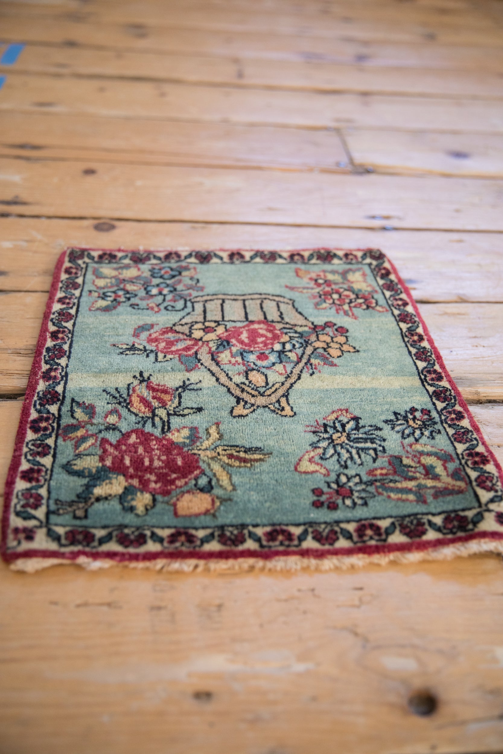 Antique Kerman Square Rug Mat // ONH Item: 12501, Image 5