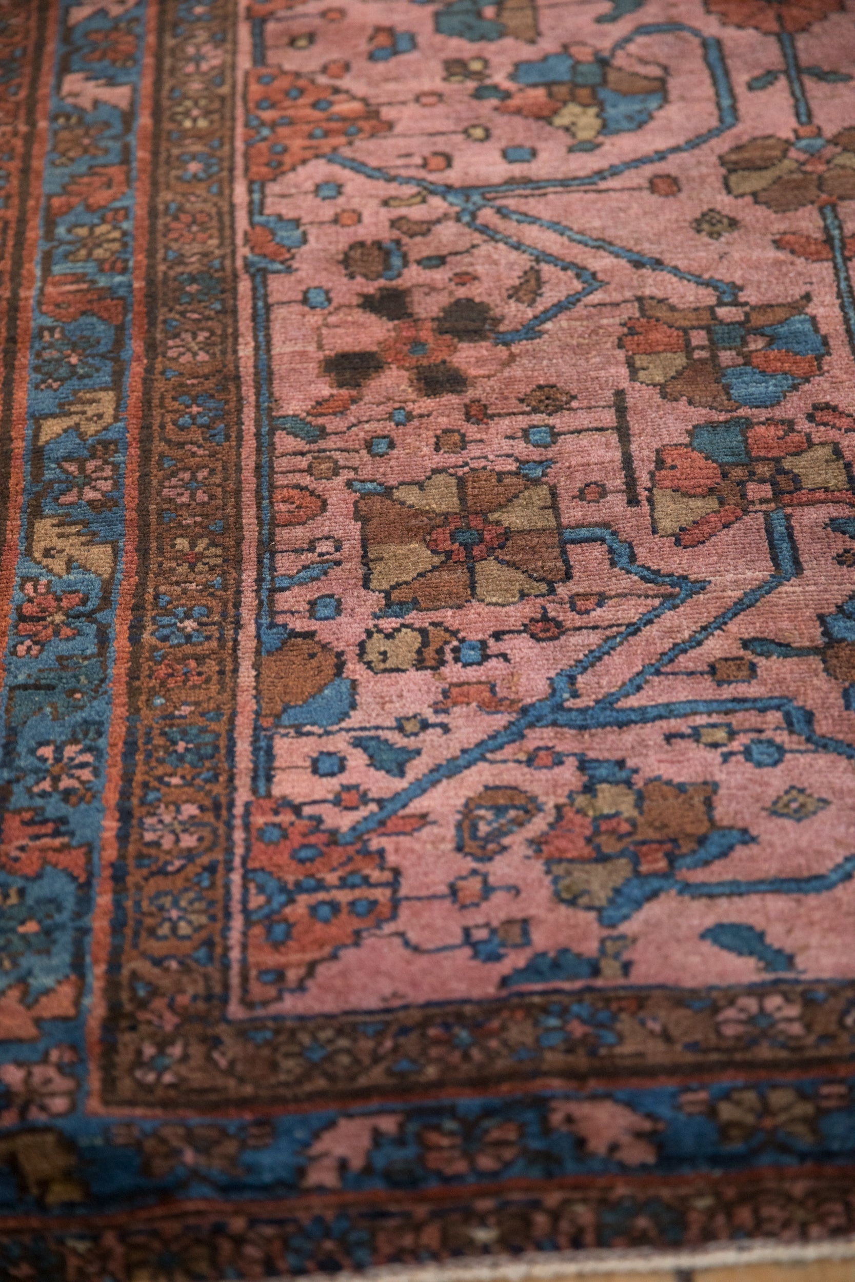 Antique Fine Lilihan Rug // ONH Item: 12521, Image 4