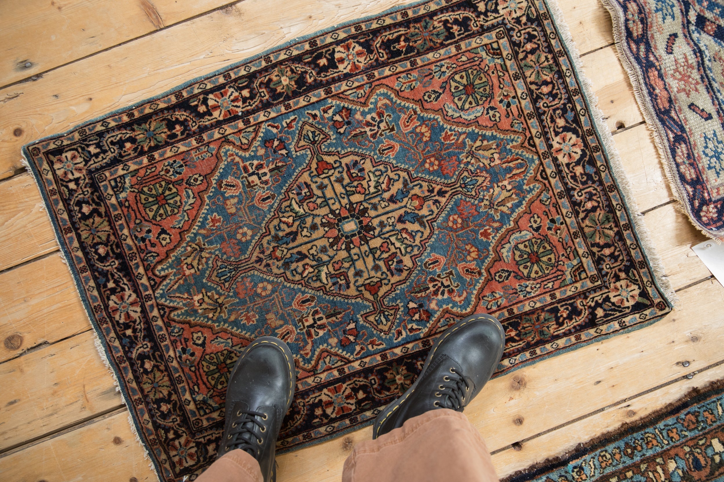 Vintage Farahan Sarouk Rug Mat // ONH Item: 12553, Image 1