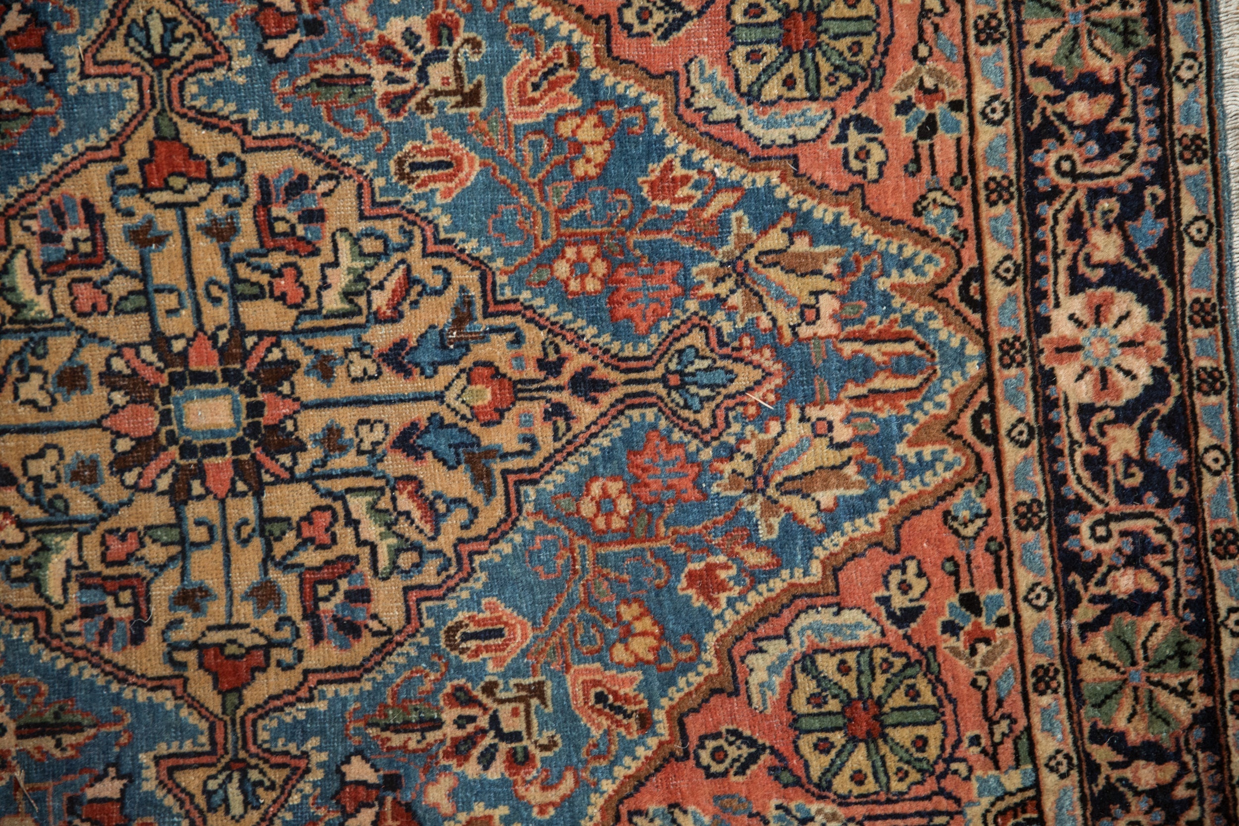 Vintage Farahan Sarouk Rug Mat // ONH Item: 12553, Image 3