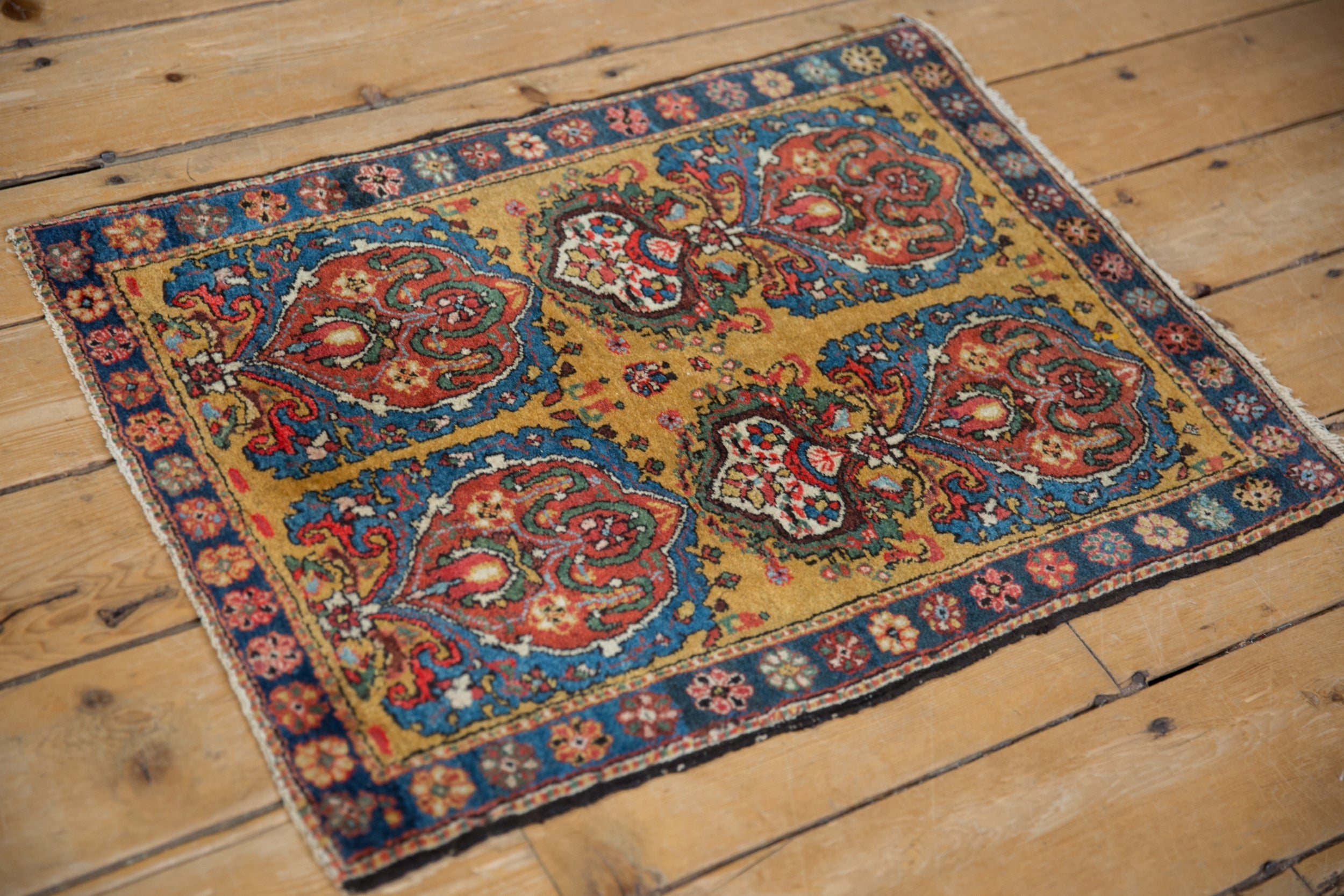 Antique Fine Farahan Sarouk Square Rug Mat // ONH Item: 12650, Image 4