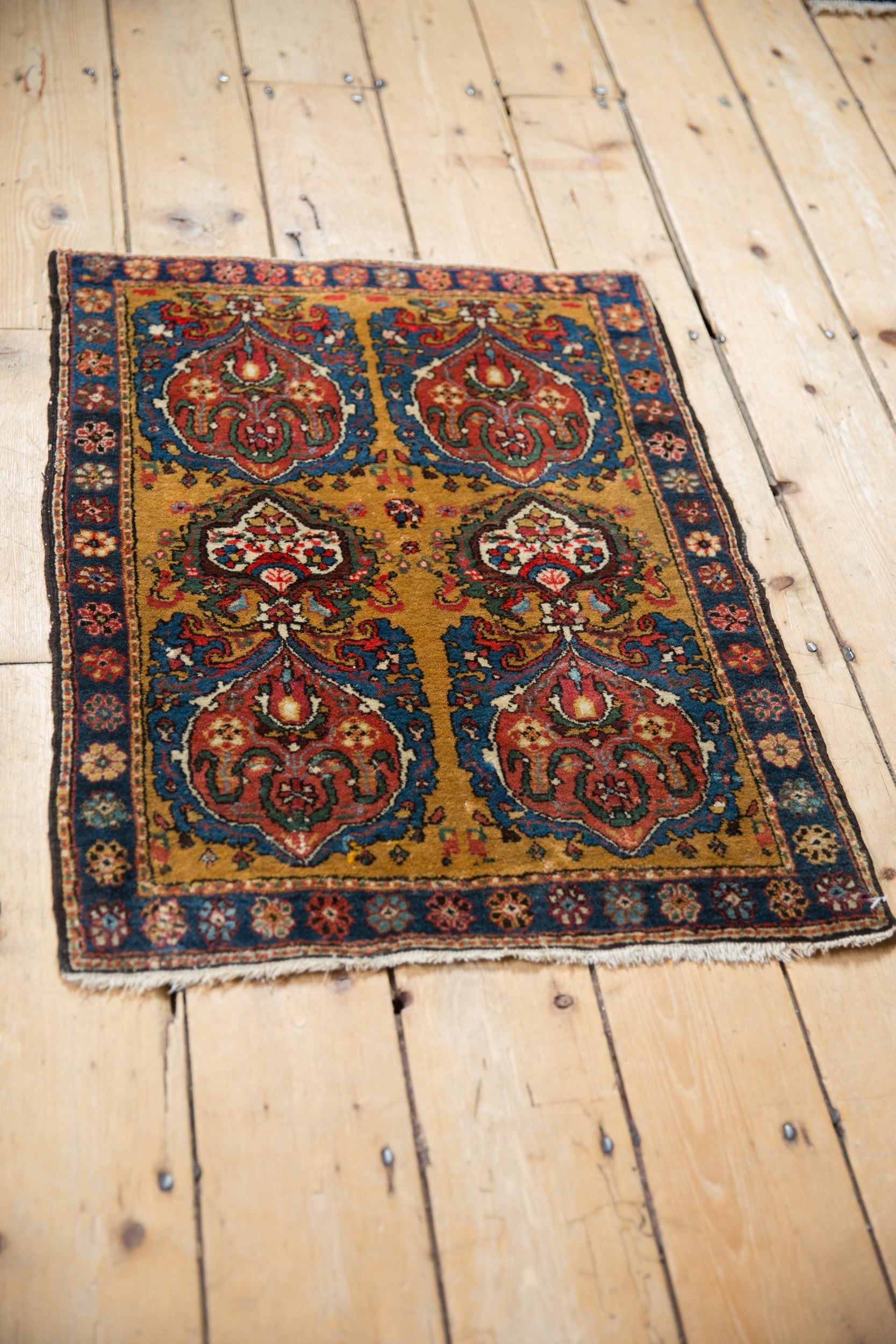 Antique Fine Farahan Sarouk Square Rug Mat // ONH Item: 12650, Image 6