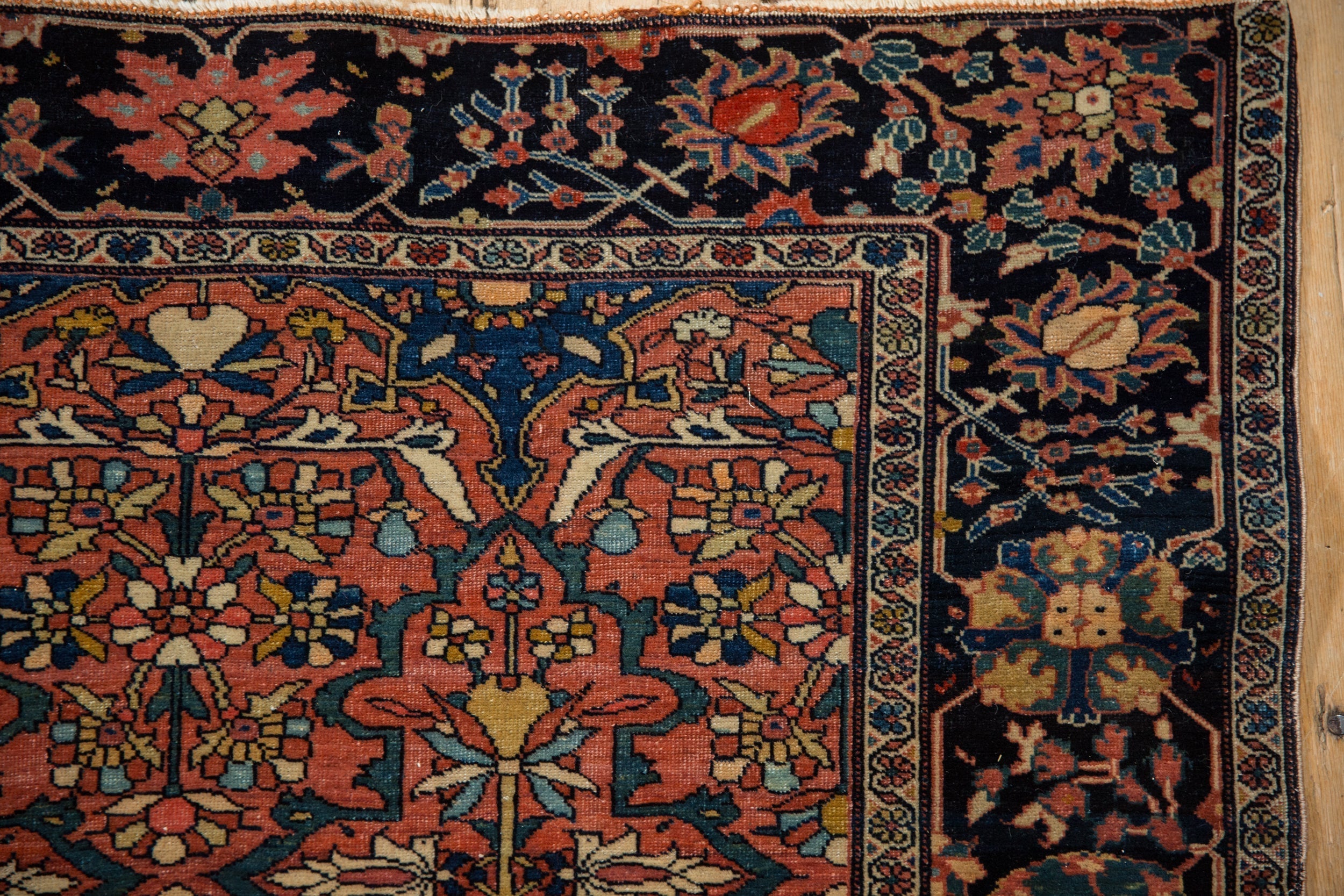 Antique Fine Farahan Sarouk Rug // ONH Item: 12654, Image 2