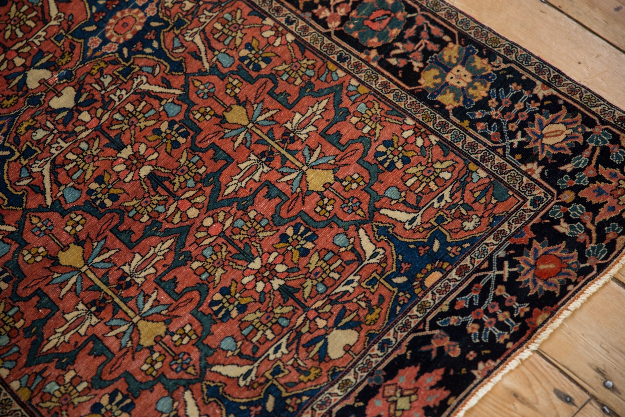 Antique Fine Farahan Sarouk Rug // ONH Item: 12654, Image 4