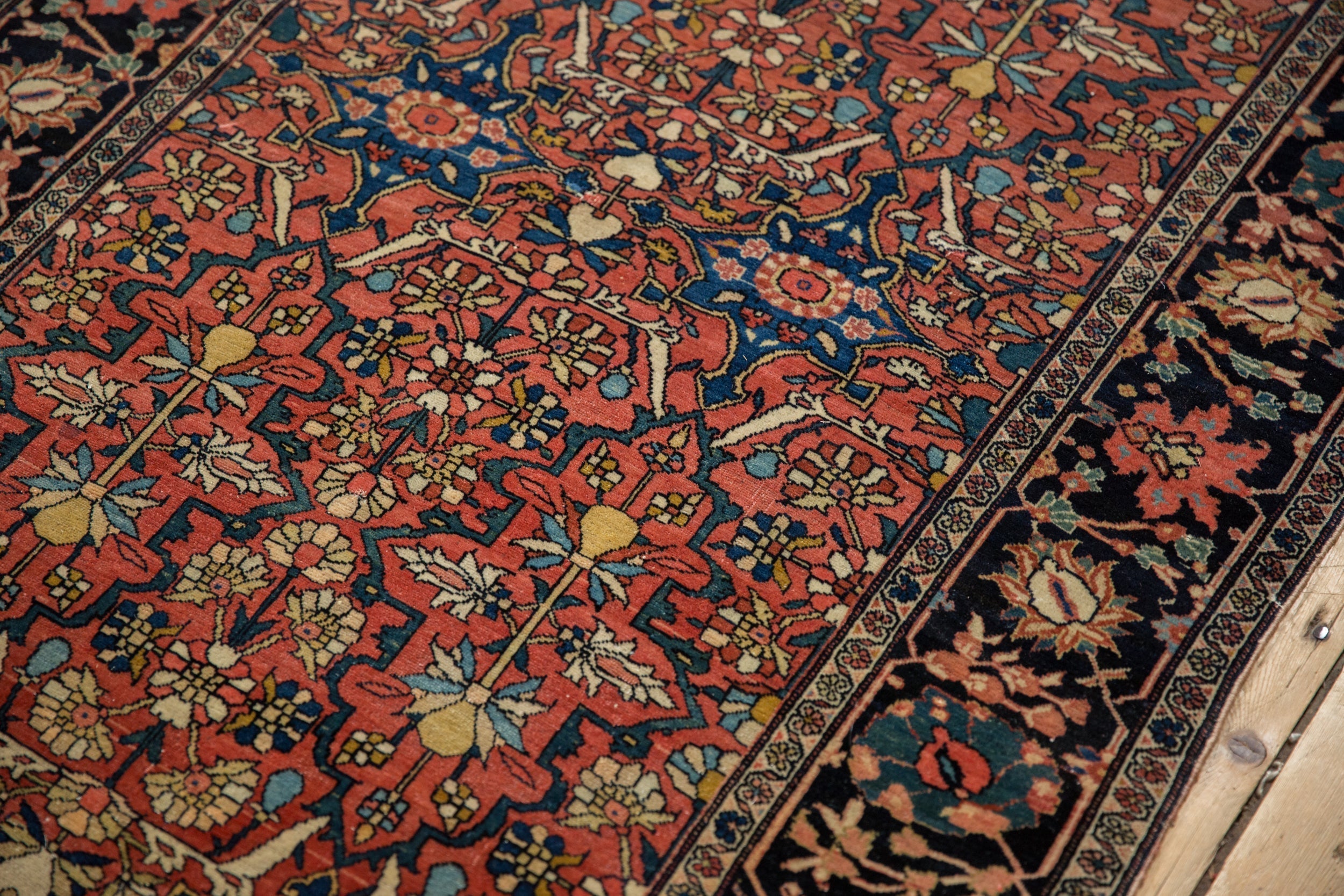 Antique Fine Farahan Sarouk Rug // ONH Item: 12654, Image 8